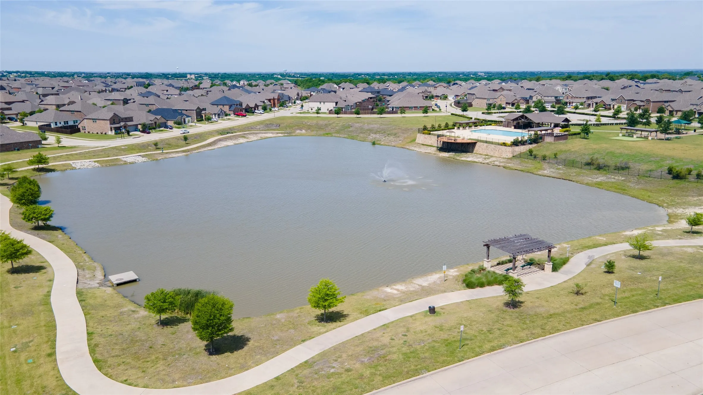 Single Family Residence For Sale in Rockwall County , 111 Tanglewood Drive, Fate, Texas 75189, 3 Bedroom, 2 Bathroom, 2 Garage spaces, 1,616 Sqft, built in 2014, mls#21329805, Real Estate Agent in Fate, Homes For Sale in Rockwall county, Homes For Sale in Fate, Realtor in Fate Texas, Real Estate Brokerage Independent Realty Texas, Luminita Cordes Realtor