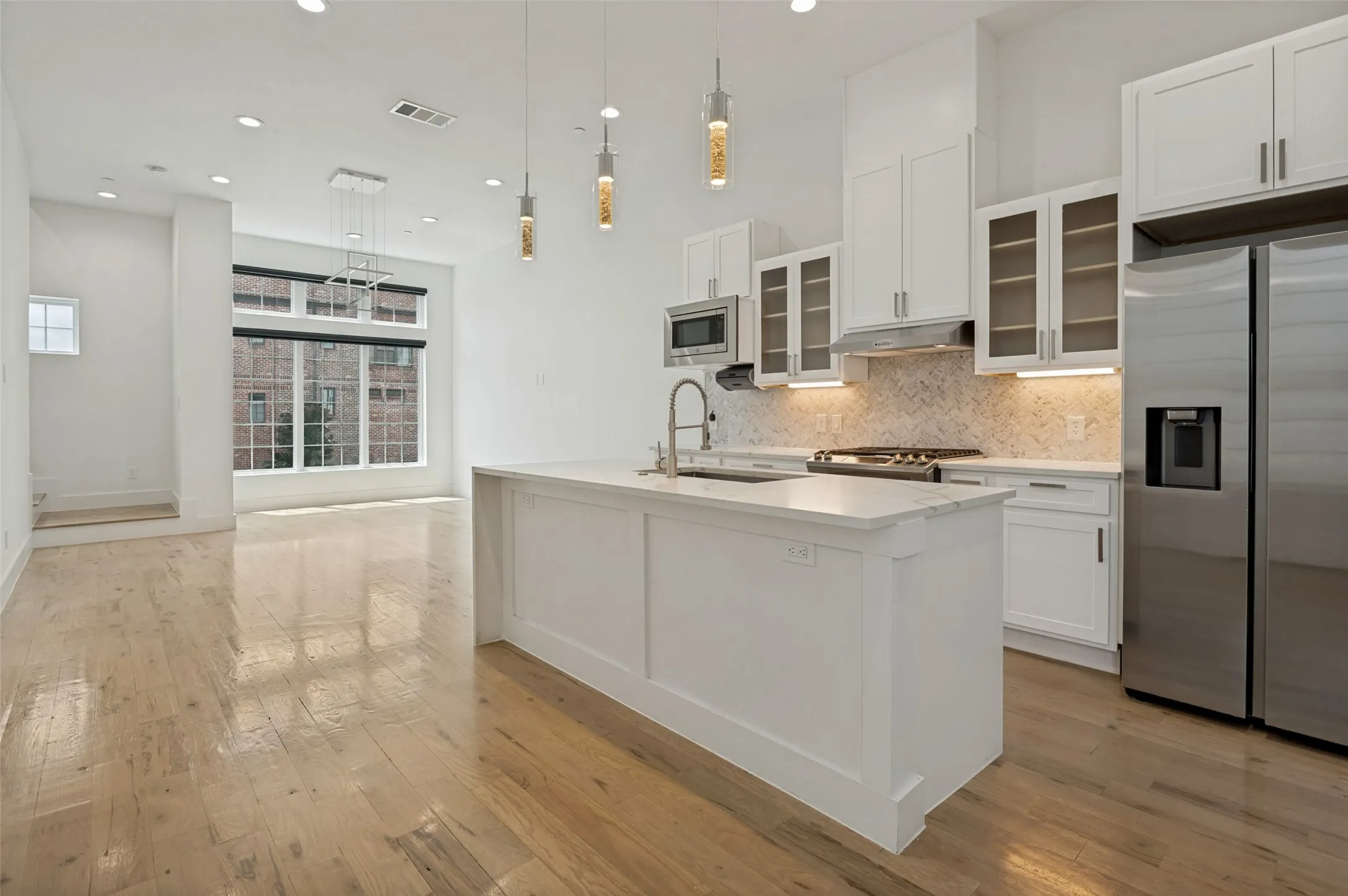 Condominium For Rent in Dallas County , 1910 Caddo Street B105, Dallas, Texas 75204, 2 Bedroom, 3 Bathroom, 2 Garage spaces, 1,500 Sqft, built in 2019, mls#21331296, Real Estate Agent in Dallas, Homes For Rent in Dallas county, Homes For Rent in Dallas, Realtor in Dallas Texas, Real Estate Brokerage Independent Realty Texas, Luminita Cordes Realtor