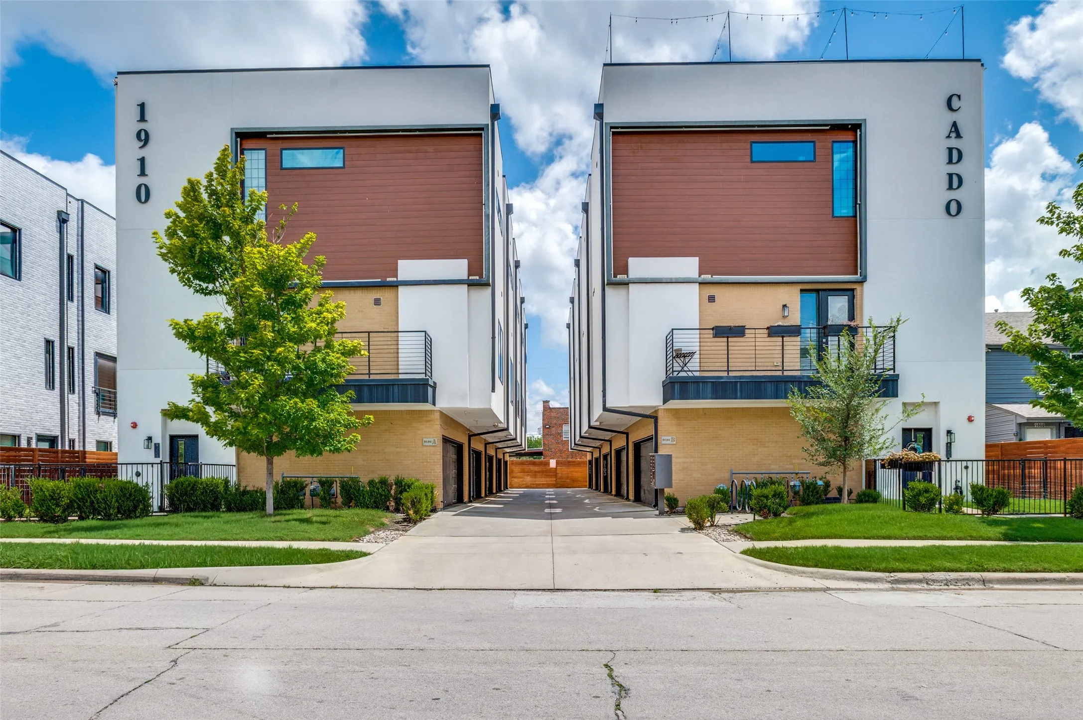 Condominium For Rent in Dallas County , 1910 Caddo Street B105, Dallas, Texas 75204, 2 Bedroom, 3 Bathroom, 2 Garage spaces, 1,500 Sqft, built in 2019, mls#21331296, Real Estate Agent in Dallas, Homes For Rent in Dallas county, Homes For Rent in Dallas, Realtor in Dallas Texas, Real Estate Brokerage Independent Realty Texas, Luminita Cordes Realtor