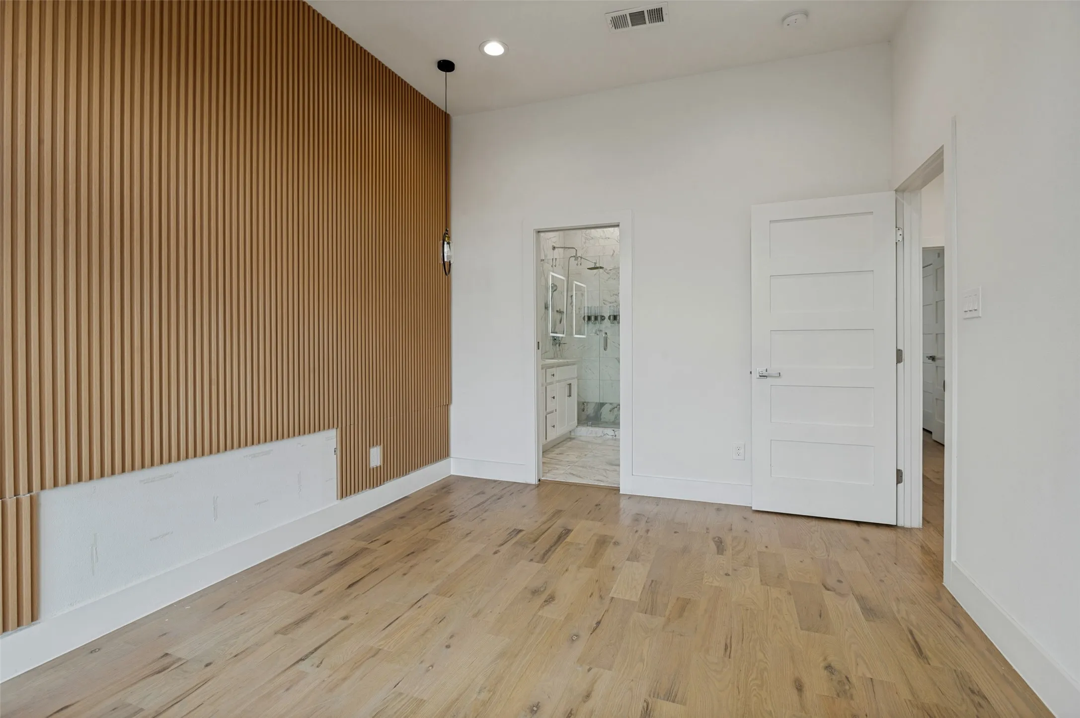 Condominium For Rent in Dallas County , 1910 Caddo Street B105, Dallas, Texas 75204, 2 Bedroom, 3 Bathroom, 2 Garage spaces, 1,500 Sqft, built in 2019, mls#21331296, Real Estate Agent in Dallas, Homes For Rent in Dallas county, Homes For Rent in Dallas, Realtor in Dallas Texas, Real Estate Brokerage Independent Realty Texas, Luminita Cordes Realtor