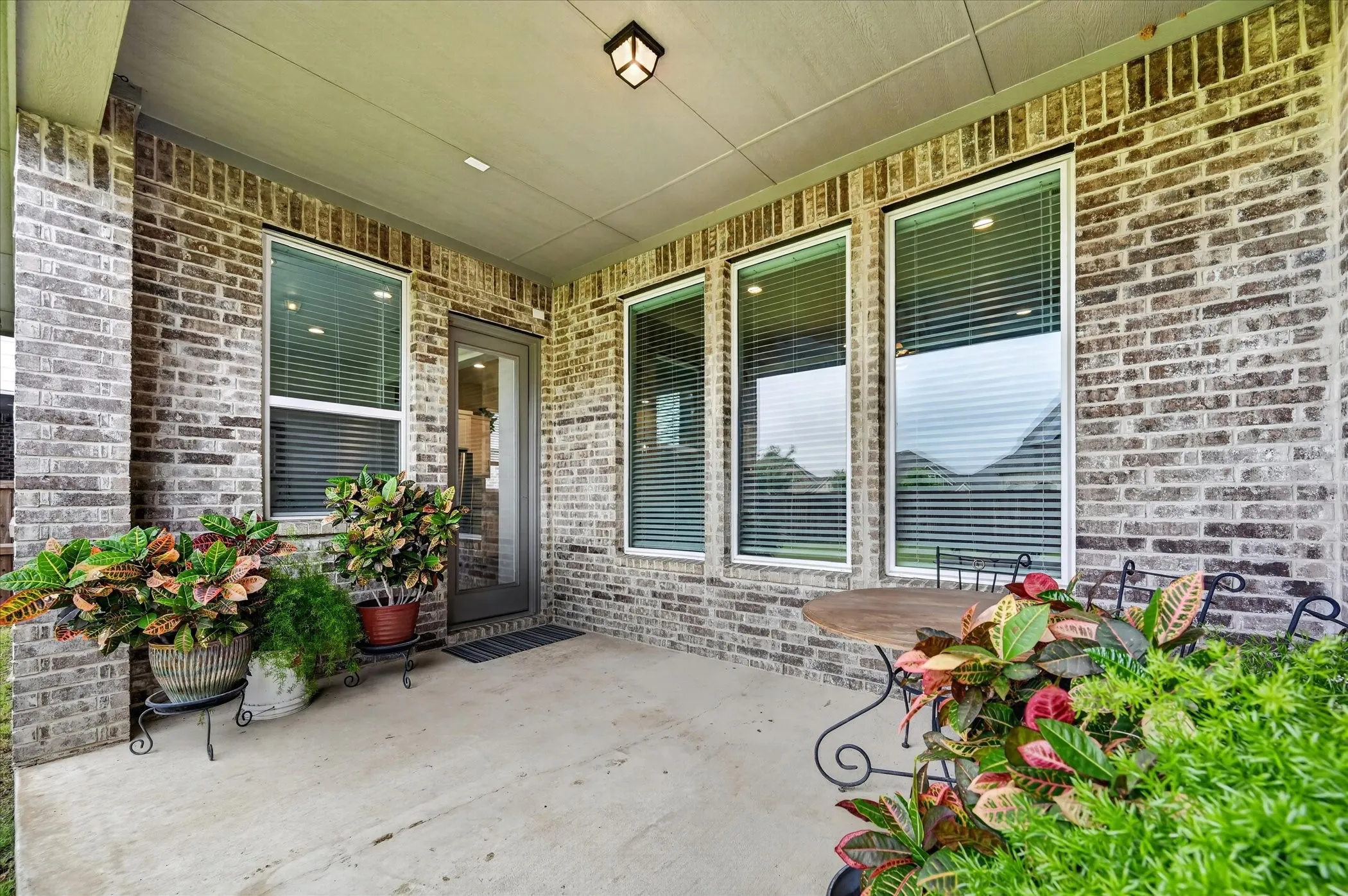 Single Family Residence For Sale in Collin County , 713 Rous Falls Drive, Mc Kinney, Texas 75071, 3 Bedroom, 3 Bathroom, 2 Garage spaces, 2,363 Sqft, built in 2019, mls#21332333, Real Estate Agent in Mc Kinney, Homes For Sale in Collin county, Homes For Sale in Mc Kinney, Realtor in Mc Kinney Texas, Real Estate Brokerage Independent Realty Texas, Luminita Cordes Realtor