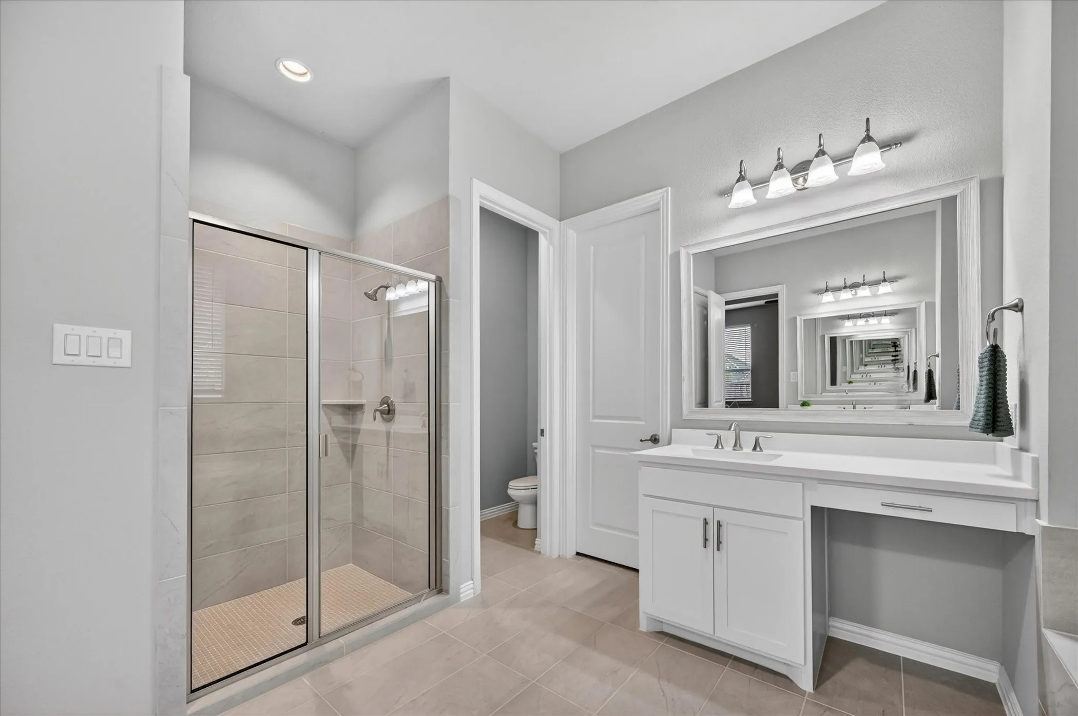 Single Family Residence For Sale in Collin County , 713 Rous Falls Drive, Mc Kinney, Texas 75071, 3 Bedroom, 3 Bathroom, 2 Garage spaces, 2,363 Sqft, built in 2019, mls#21332333, Real Estate Agent in Mc Kinney, Homes For Sale in Collin county, Homes For Sale in Mc Kinney, Realtor in Mc Kinney Texas, Real Estate Brokerage Independent Realty Texas, Luminita Cordes Realtor