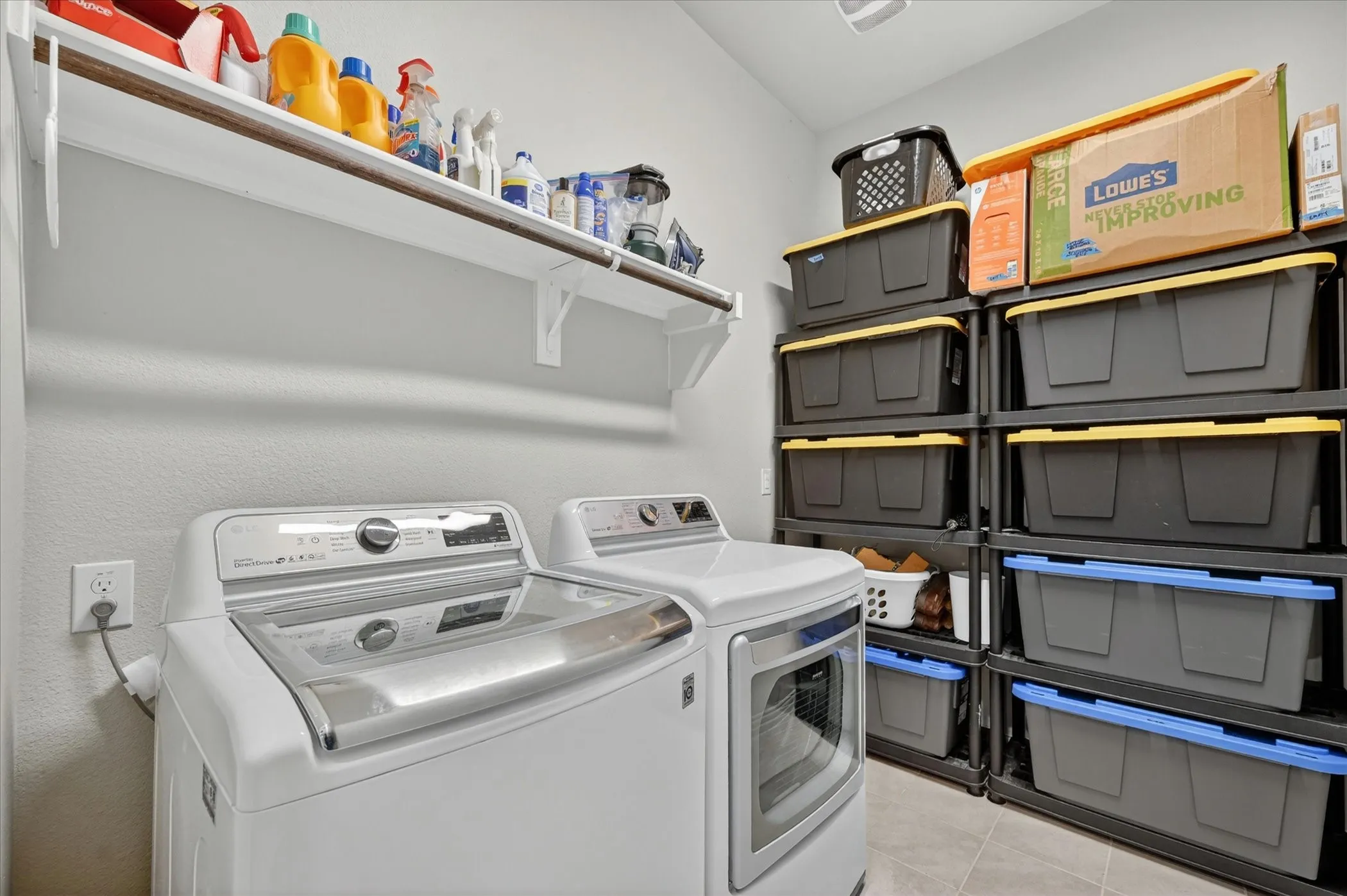 Single Family Residence For Sale in Collin County , 713 Rous Falls Drive, Mc Kinney, Texas 75071, 3 Bedroom, 3 Bathroom, 2 Garage spaces, 2,363 Sqft, built in 2019, mls#21332333, Real Estate Agent in Mc Kinney, Homes For Sale in Collin county, Homes For Sale in Mc Kinney, Realtor in Mc Kinney Texas, Real Estate Brokerage Independent Realty Texas, Luminita Cordes Realtor