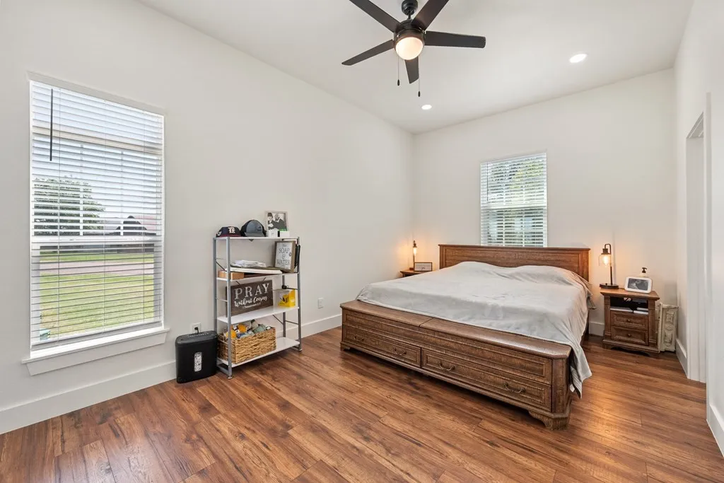 Single Family Residence For Sale in Henderson County , 363 Cross Tie Ranch Road, Trinidad, Texas 75163, 2 Bedroom, 2 Bathroom, 2 Garage spaces, 1,152 Sqft, built in 2024, mls#21332623, Real Estate Agent in Trinidad, Homes For Sale in Henderson county, Homes For Sale in Trinidad, Realtor in Trinidad Texas, Real Estate Brokerage Independent Realty Texas, Luminita Cordes Realtor