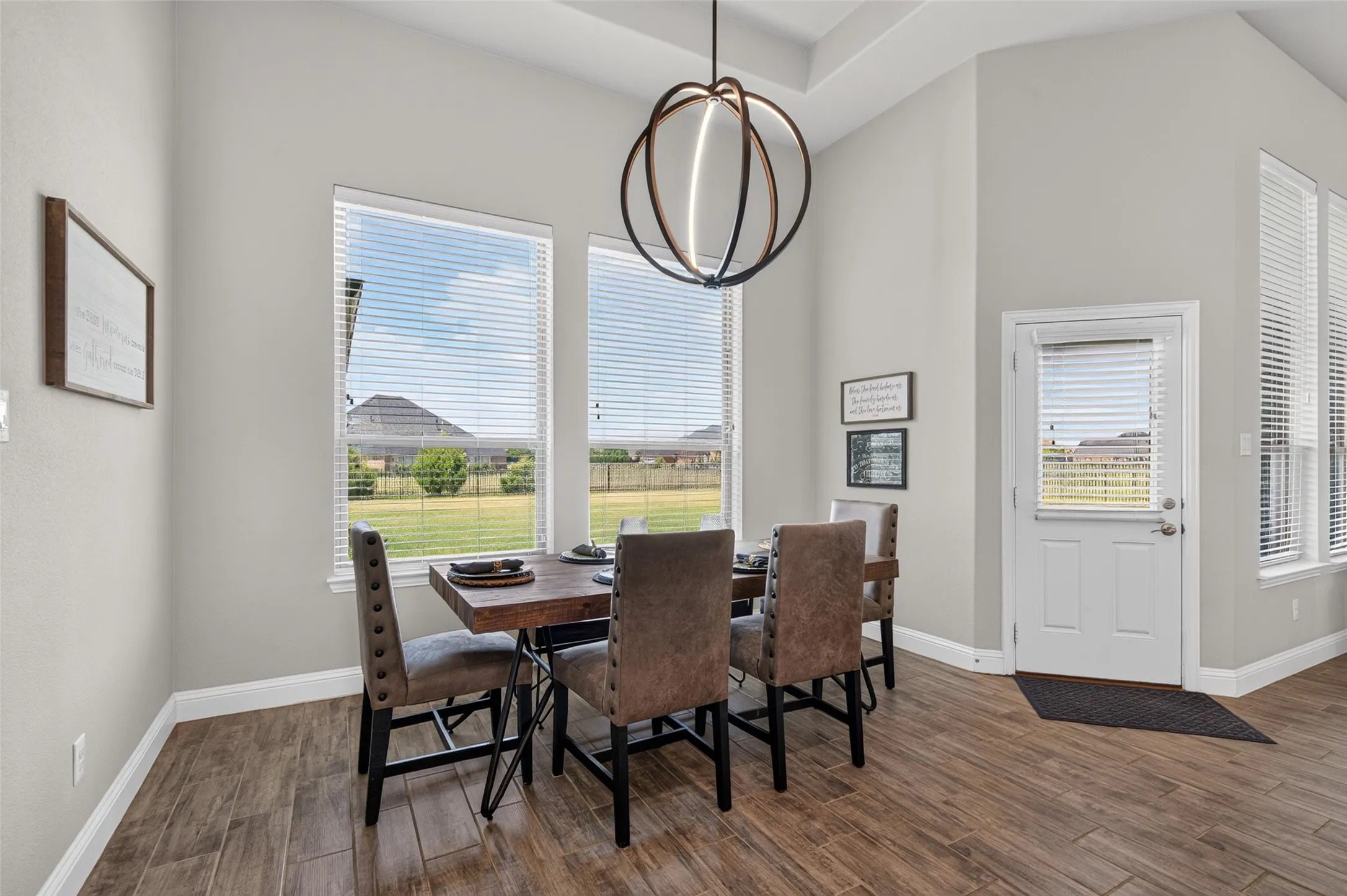 Single Family Residence For Sale in Rockwall County , 415 Silver Spur Trail, Rockwall, Texas 75032, 4 Bedroom, 4 Bathroom, 3 Garage spaces, 3,393 Sqft, built in 2018, mls#21332329, Real Estate Agent in Rockwall, Homes For Sale in Rockwall county, Homes For Sale in Rockwall, Realtor in Rockwall Texas, Real Estate Brokerage Independent Realty Texas, Luminita Cordes Realtor