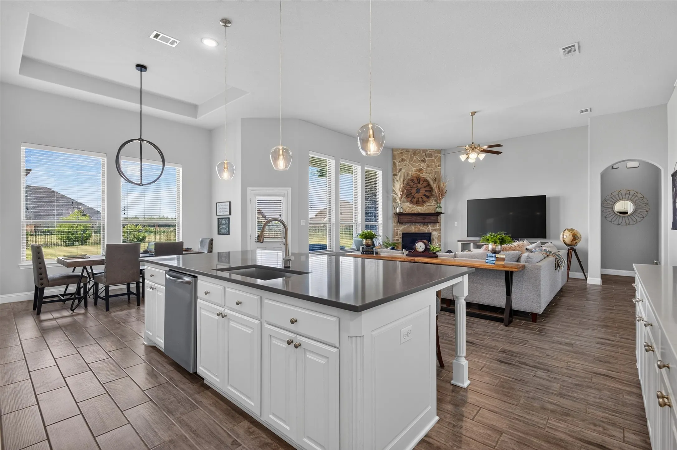 Single Family Residence For Sale in Rockwall County , 415 Silver Spur Trail, Rockwall, Texas 75032, 4 Bedroom, 4 Bathroom, 3 Garage spaces, 3,393 Sqft, built in 2018, mls#21332329, Real Estate Agent in Rockwall, Homes For Sale in Rockwall county, Homes For Sale in Rockwall, Realtor in Rockwall Texas, Real Estate Brokerage Independent Realty Texas, Luminita Cordes Realtor