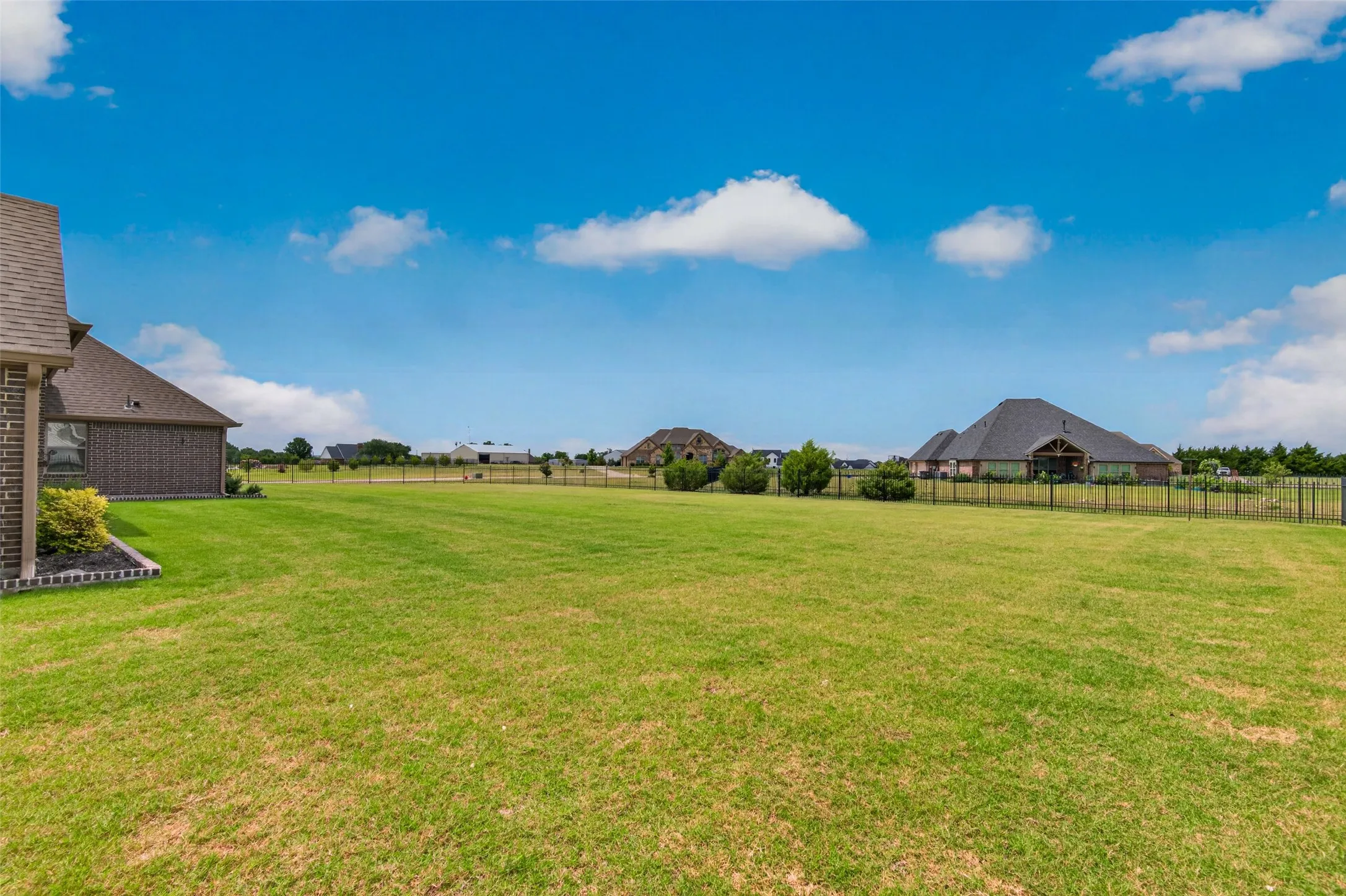 Single Family Residence For Sale in Rockwall County , 415 Silver Spur Trail, Rockwall, Texas 75032, 4 Bedroom, 4 Bathroom, 3 Garage spaces, 3,393 Sqft, built in 2018, mls#21332329, Real Estate Agent in Rockwall, Homes For Sale in Rockwall county, Homes For Sale in Rockwall, Realtor in Rockwall Texas, Real Estate Brokerage Independent Realty Texas, Luminita Cordes Realtor