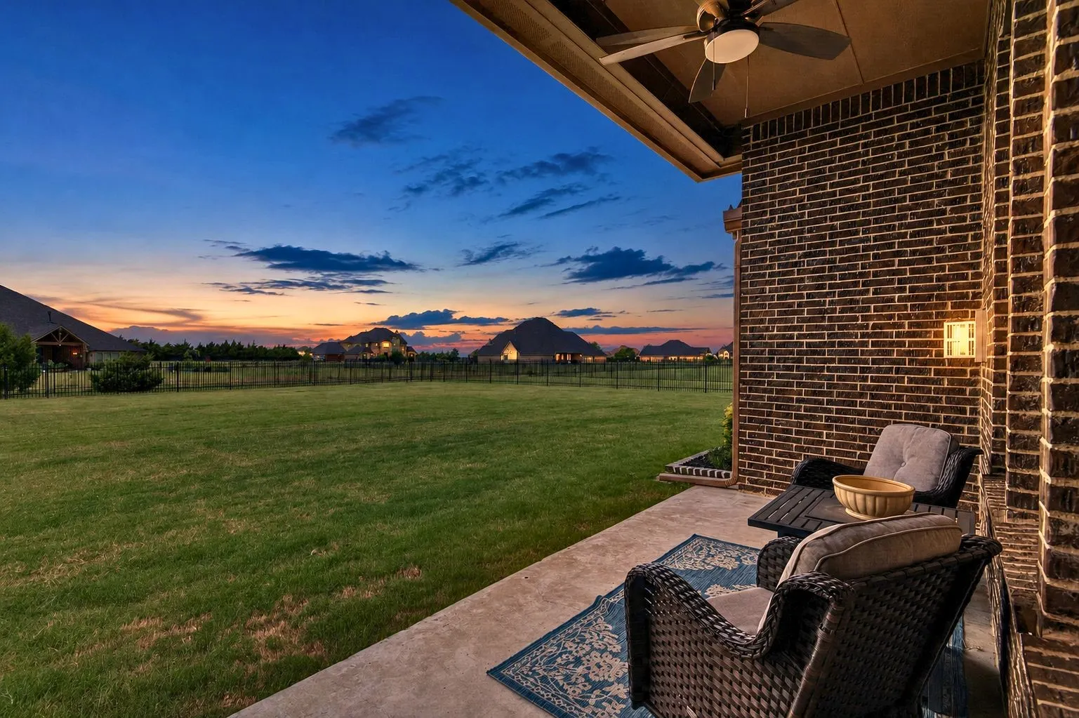 Single Family Residence For Sale in Rockwall County , 415 Silver Spur Trail, Rockwall, Texas 75032, 4 Bedroom, 4 Bathroom, 3 Garage spaces, 3,393 Sqft, built in 2018, mls#21332329, Real Estate Agent in Rockwall, Homes For Sale in Rockwall county, Homes For Sale in Rockwall, Realtor in Rockwall Texas, Real Estate Brokerage Independent Realty Texas, Luminita Cordes Realtor