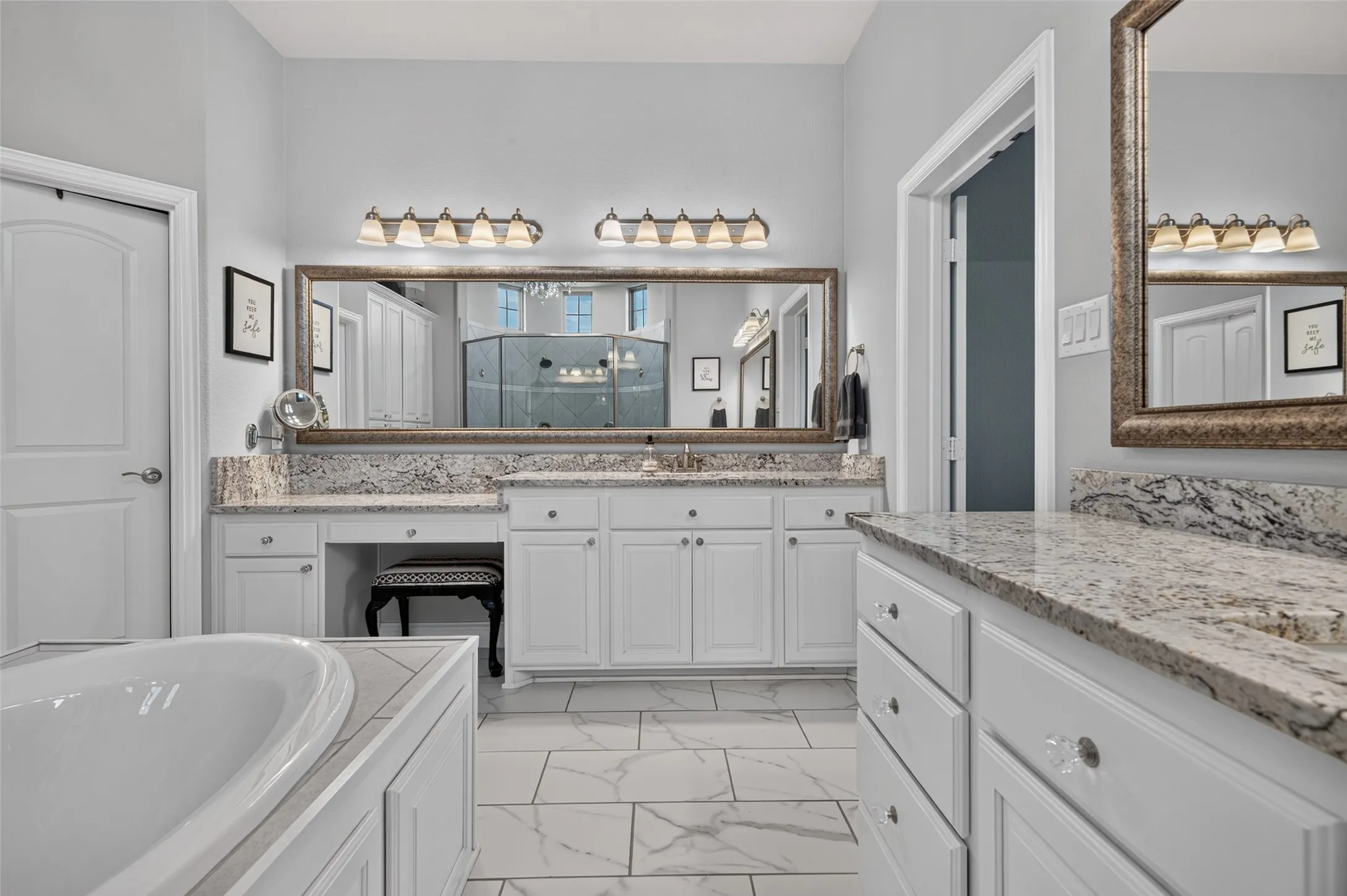 Single Family Residence For Sale in Rockwall County , 415 Silver Spur Trail, Rockwall, Texas 75032, 4 Bedroom, 4 Bathroom, 3 Garage spaces, 3,393 Sqft, built in 2018, mls#21332329, Real Estate Agent in Rockwall, Homes For Sale in Rockwall county, Homes For Sale in Rockwall, Realtor in Rockwall Texas, Real Estate Brokerage Independent Realty Texas, Luminita Cordes Realtor