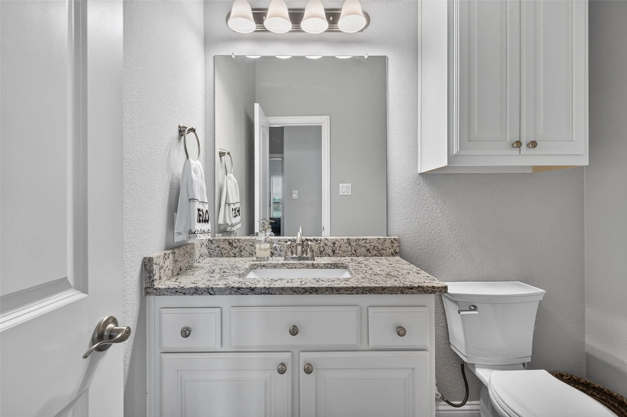 Single Family Residence For Sale in Rockwall County , 415 Silver Spur Trail, Rockwall, Texas 75032, 4 Bedroom, 4 Bathroom, 3 Garage spaces, 3,393 Sqft, built in 2018, mls#21332329, Real Estate Agent in Rockwall, Homes For Sale in Rockwall county, Homes For Sale in Rockwall, Realtor in Rockwall Texas, Real Estate Brokerage Independent Realty Texas, Luminita Cordes Realtor