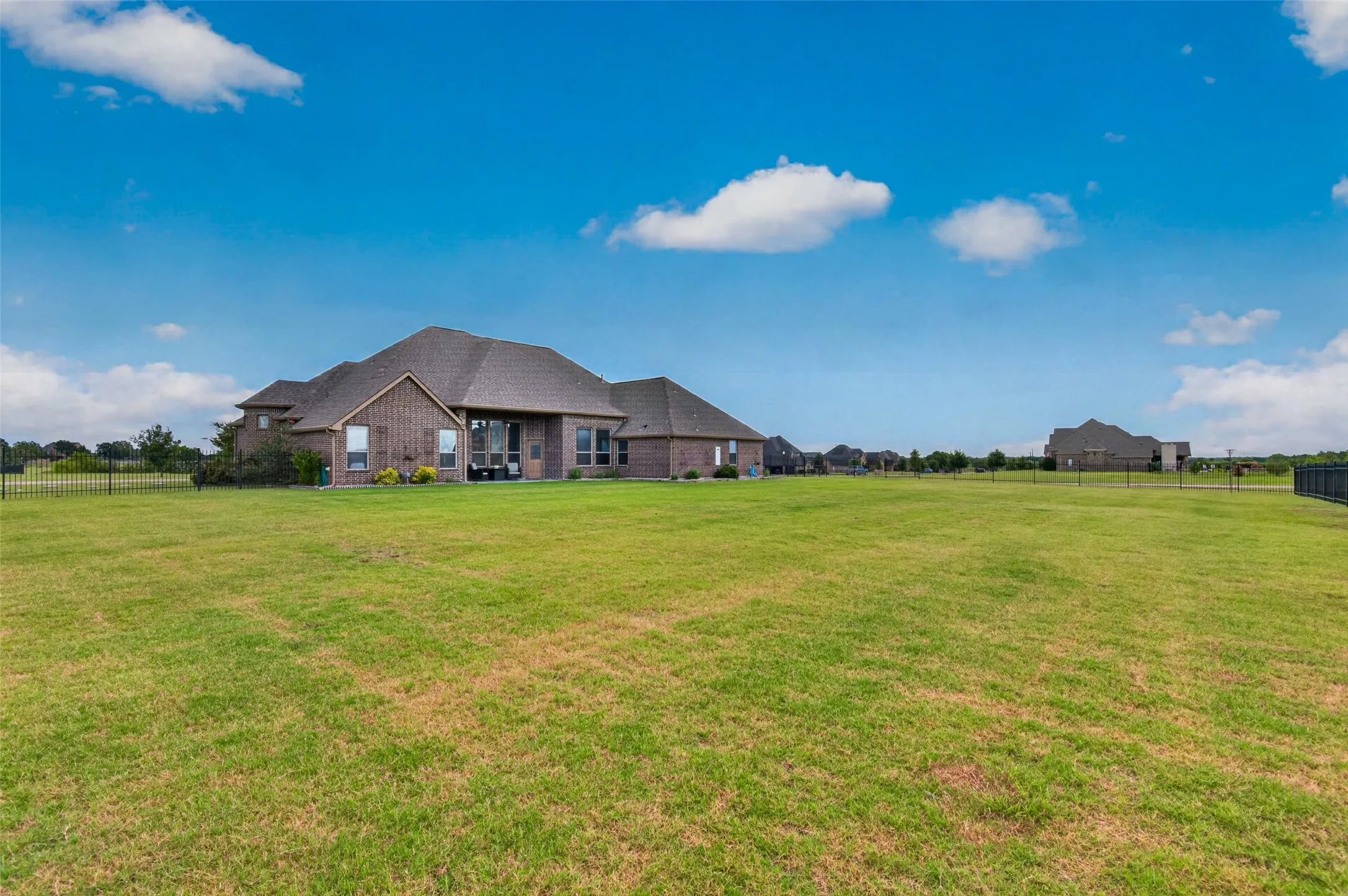 Single Family Residence For Sale in Rockwall County , 415 Silver Spur Trail, Rockwall, Texas 75032, 4 Bedroom, 4 Bathroom, 3 Garage spaces, 3,393 Sqft, built in 2018, mls#21332329, Real Estate Agent in Rockwall, Homes For Sale in Rockwall county, Homes For Sale in Rockwall, Realtor in Rockwall Texas, Real Estate Brokerage Independent Realty Texas, Luminita Cordes Realtor