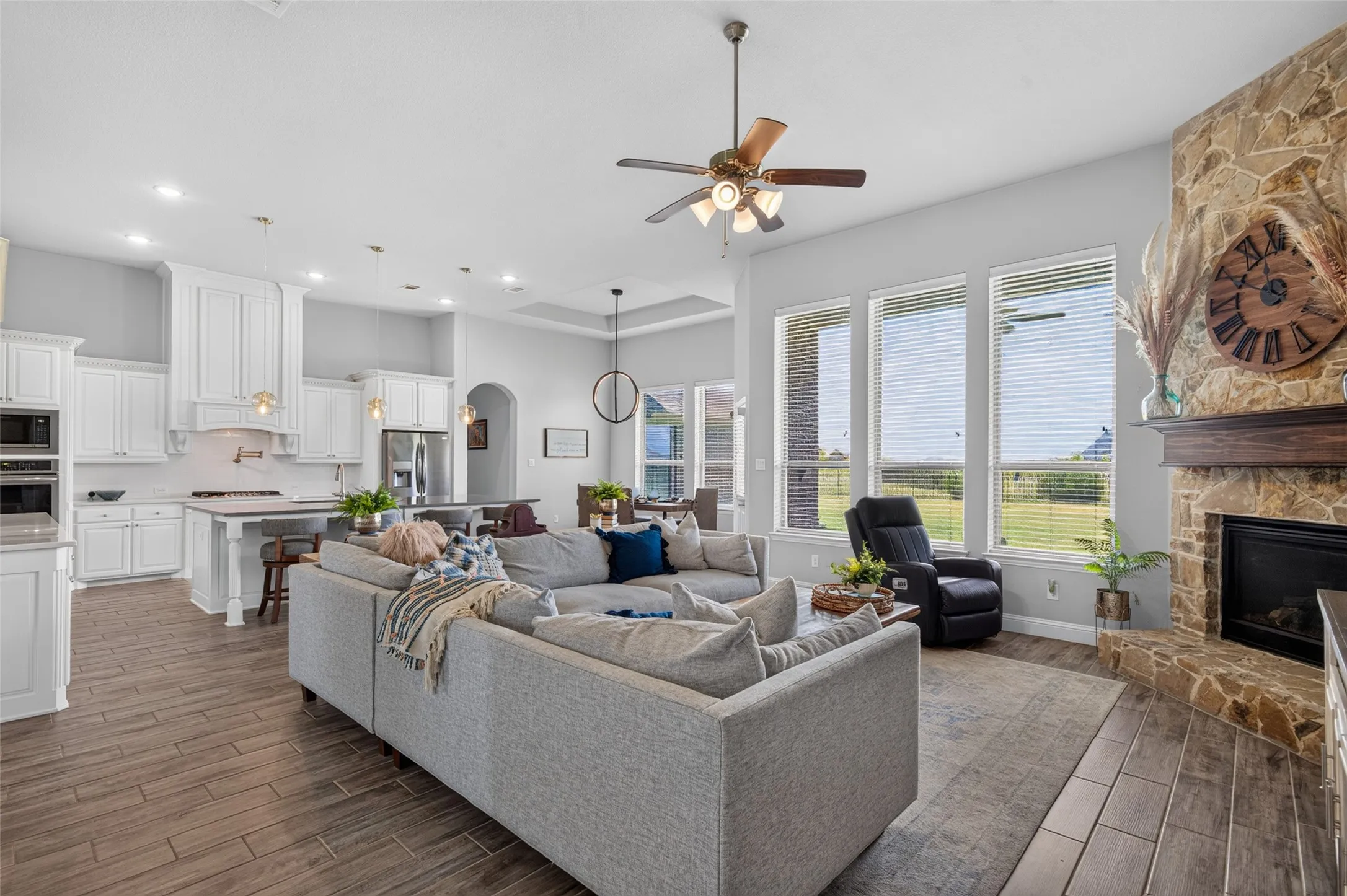 Single Family Residence For Sale in Rockwall County , 415 Silver Spur Trail, Rockwall, Texas 75032, 4 Bedroom, 4 Bathroom, 3 Garage spaces, 3,393 Sqft, built in 2018, mls#21332329, Real Estate Agent in Rockwall, Homes For Sale in Rockwall county, Homes For Sale in Rockwall, Realtor in Rockwall Texas, Real Estate Brokerage Independent Realty Texas, Luminita Cordes Realtor