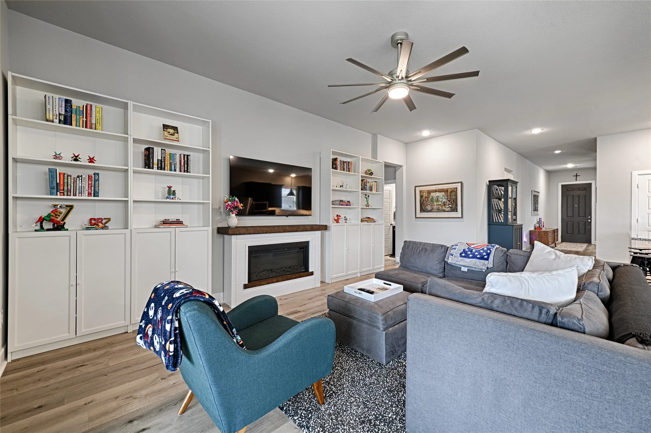 Single Family Residence For Sale in Kaufman County , 1809 Arbor Drive, Forney, Texas 75126, 3 Bedroom, 3 Bathroom, 2 Garage spaces, 2,296 Sqft, built in 2020, mls#21330987, Real Estate Agent in Forney, Homes For Sale in Kaufman county, Homes For Sale in Forney, Realtor in Forney Texas, Real Estate Brokerage Independent Realty Texas, Luminita Cordes Realtor