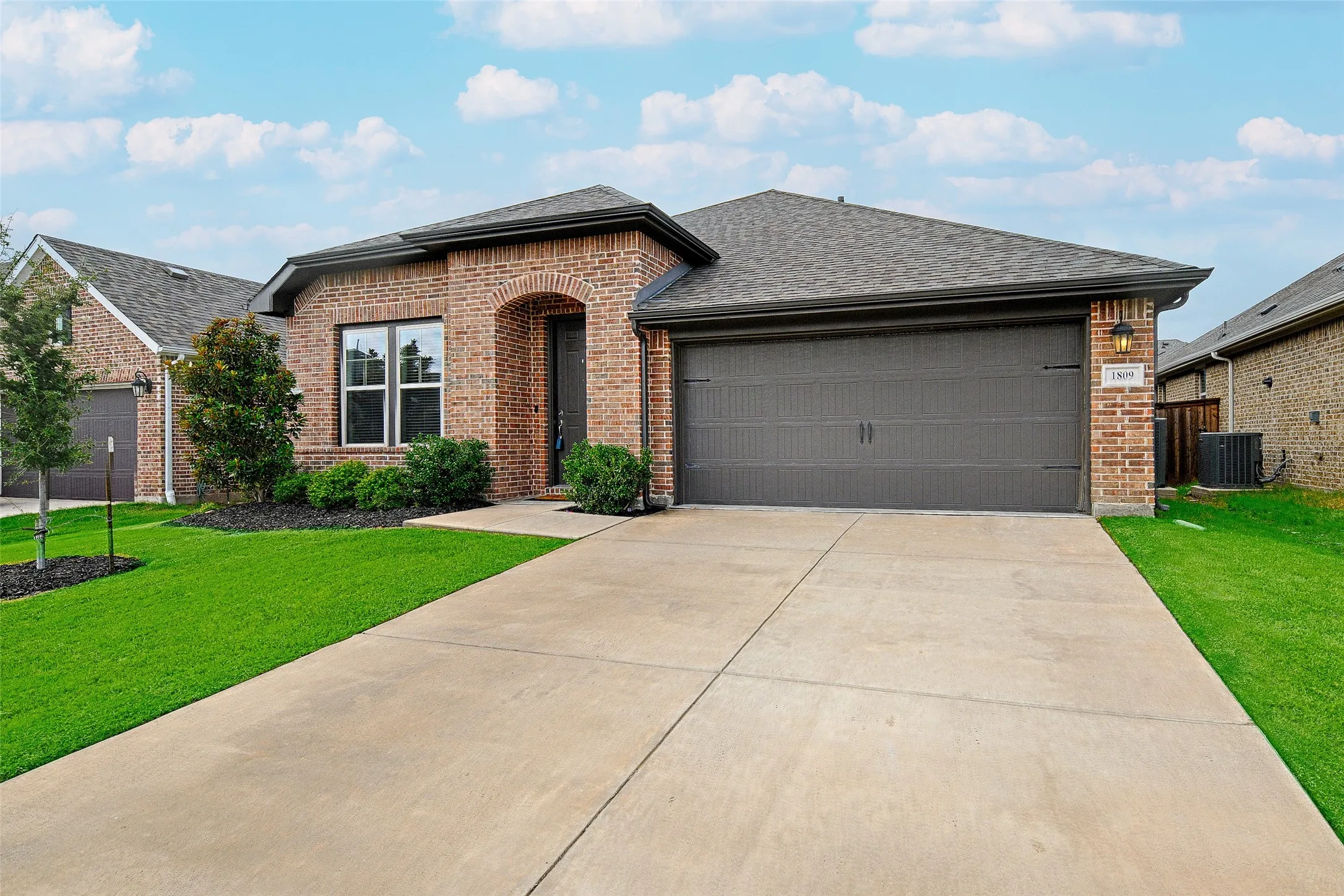 Single Family Residence For Sale in Kaufman County , 1809 Arbor Drive, Forney, Texas 75126, 3 Bedroom, 3 Bathroom, 2 Garage spaces, 2,296 Sqft, built in 2020, mls#21330987, Real Estate Agent in Forney, Homes For Sale in Kaufman county, Homes For Sale in Forney, Realtor in Forney Texas, Real Estate Brokerage Independent Realty Texas, Luminita Cordes Realtor