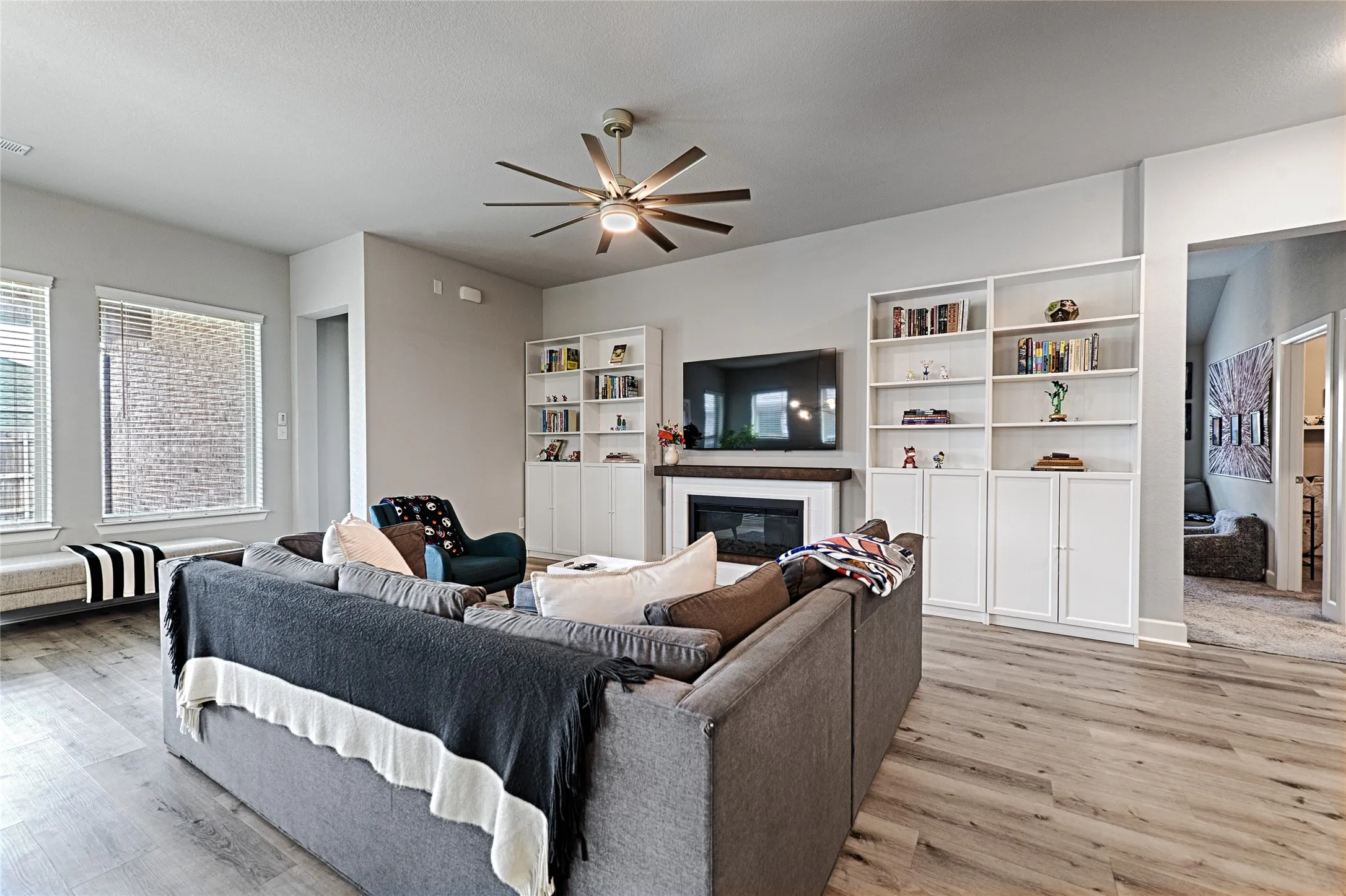 Single Family Residence For Sale in Kaufman County , 1809 Arbor Drive, Forney, Texas 75126, 3 Bedroom, 3 Bathroom, 2 Garage spaces, 2,296 Sqft, built in 2020, mls#21330987, Real Estate Agent in Forney, Homes For Sale in Kaufman county, Homes For Sale in Forney, Realtor in Forney Texas, Real Estate Brokerage Independent Realty Texas, Luminita Cordes Realtor