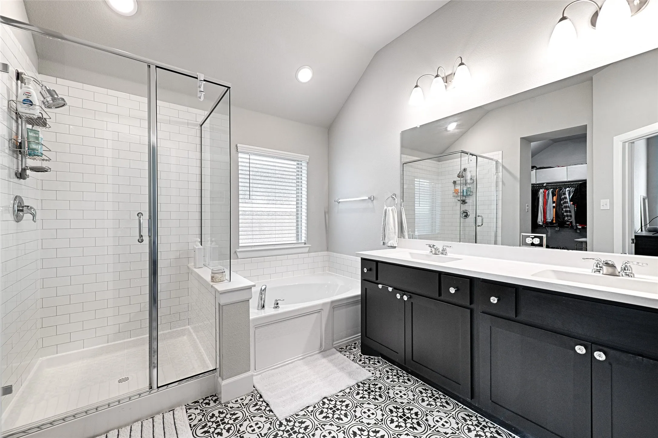 Single Family Residence For Sale in Kaufman County , 1809 Arbor Drive, Forney, Texas 75126, 3 Bedroom, 3 Bathroom, 2 Garage spaces, 2,296 Sqft, built in 2020, mls#21330987, Real Estate Agent in Forney, Homes For Sale in Kaufman county, Homes For Sale in Forney, Realtor in Forney Texas, Real Estate Brokerage Independent Realty Texas, Luminita Cordes Realtor