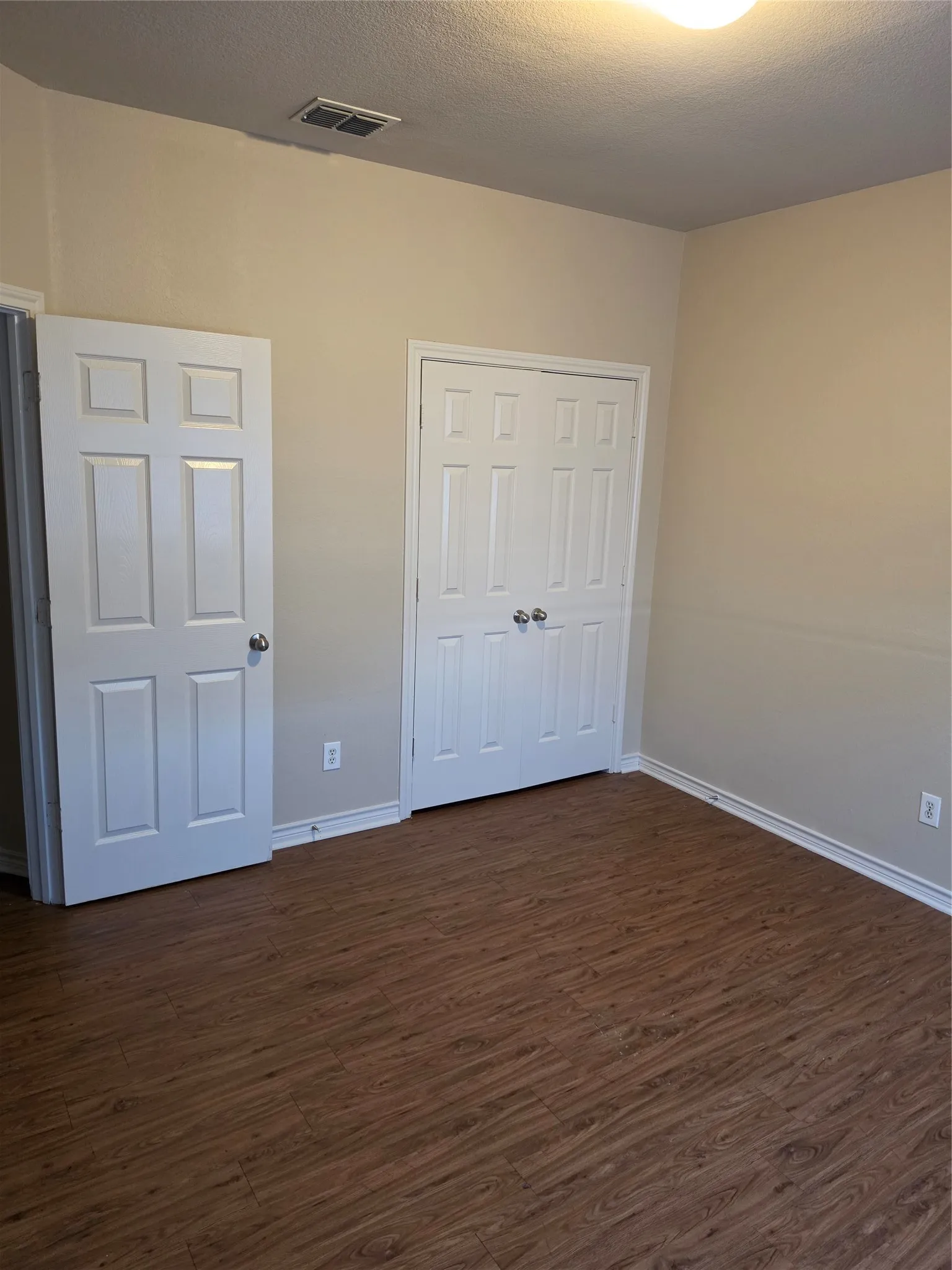 Single Family Residence For Sale in Dallas County , 1743 Summerwood Lane, Cedar Hill, Texas 75104, 4 Bedroom, 2 Bathroom, 2 Garage spaces, 2,463 Sqft, built in 2006, mls#21332702, Real Estate Agent in Cedar Hill, Homes For Sale in Dallas county, Homes For Sale in Cedar Hill, Realtor in Cedar Hill Texas, Real Estate Brokerage Independent Realty Texas, Luminita Cordes Realtor