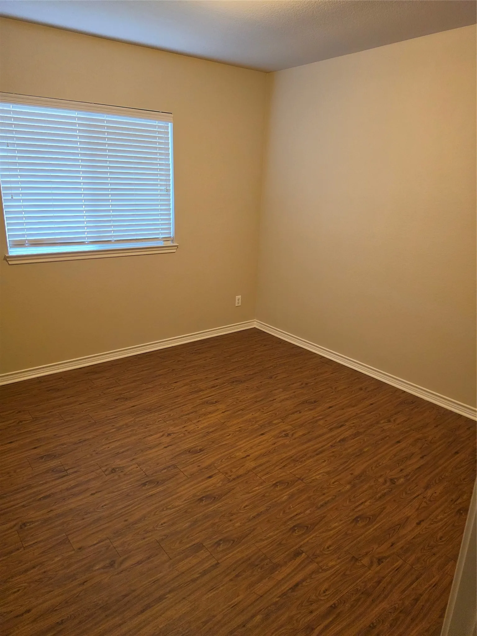 Single Family Residence For Sale in Dallas County , 1743 Summerwood Lane, Cedar Hill, Texas 75104, 4 Bedroom, 2 Bathroom, 2 Garage spaces, 2,463 Sqft, built in 2006, mls#21332702, Real Estate Agent in Cedar Hill, Homes For Sale in Dallas county, Homes For Sale in Cedar Hill, Realtor in Cedar Hill Texas, Real Estate Brokerage Independent Realty Texas, Luminita Cordes Realtor
