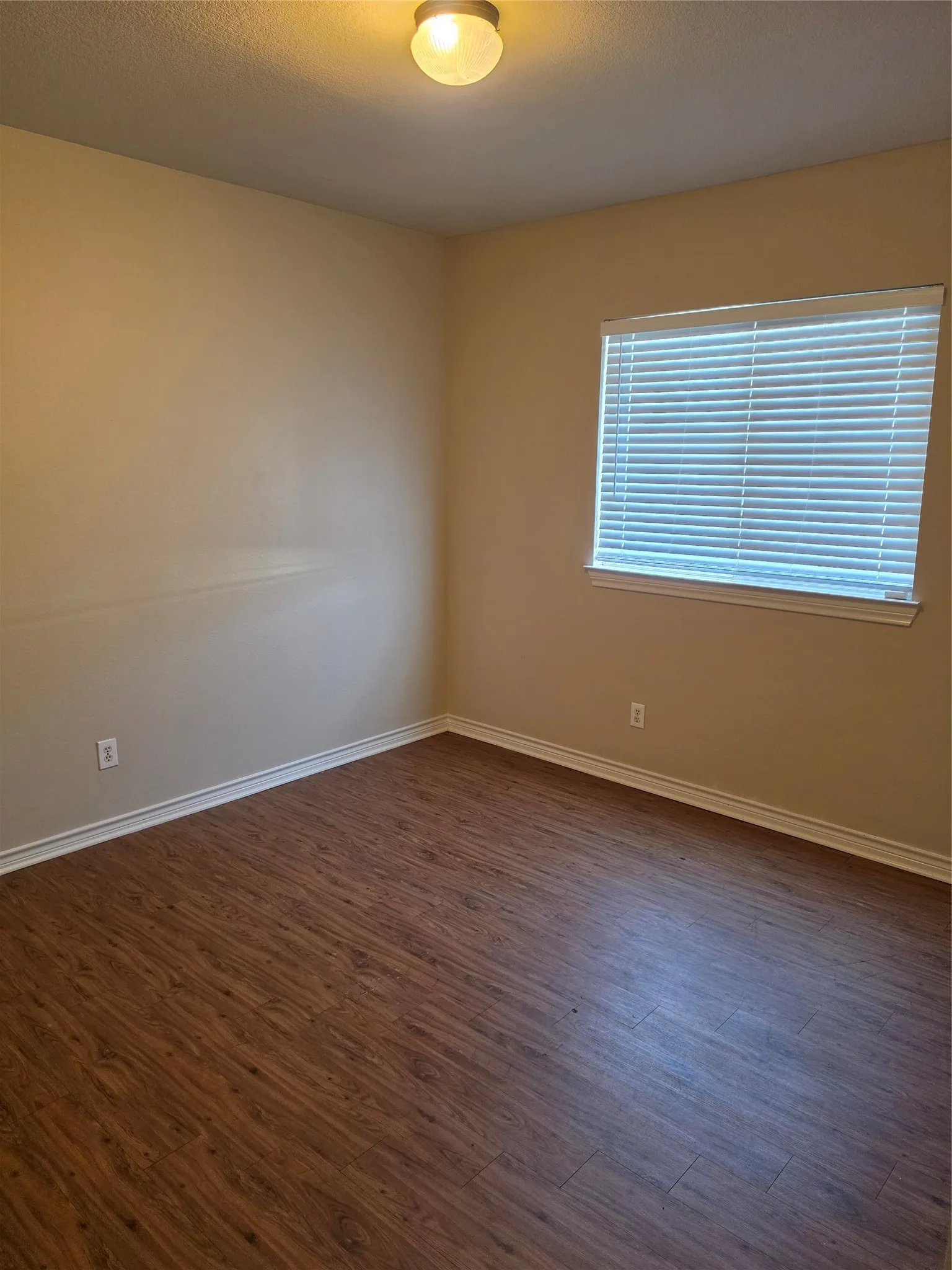 Single Family Residence For Sale in Dallas County , 1743 Summerwood Lane, Cedar Hill, Texas 75104, 4 Bedroom, 2 Bathroom, 2 Garage spaces, 2,463 Sqft, built in 2006, mls#21332702, Real Estate Agent in Cedar Hill, Homes For Sale in Dallas county, Homes For Sale in Cedar Hill, Realtor in Cedar Hill Texas, Real Estate Brokerage Independent Realty Texas, Luminita Cordes Realtor