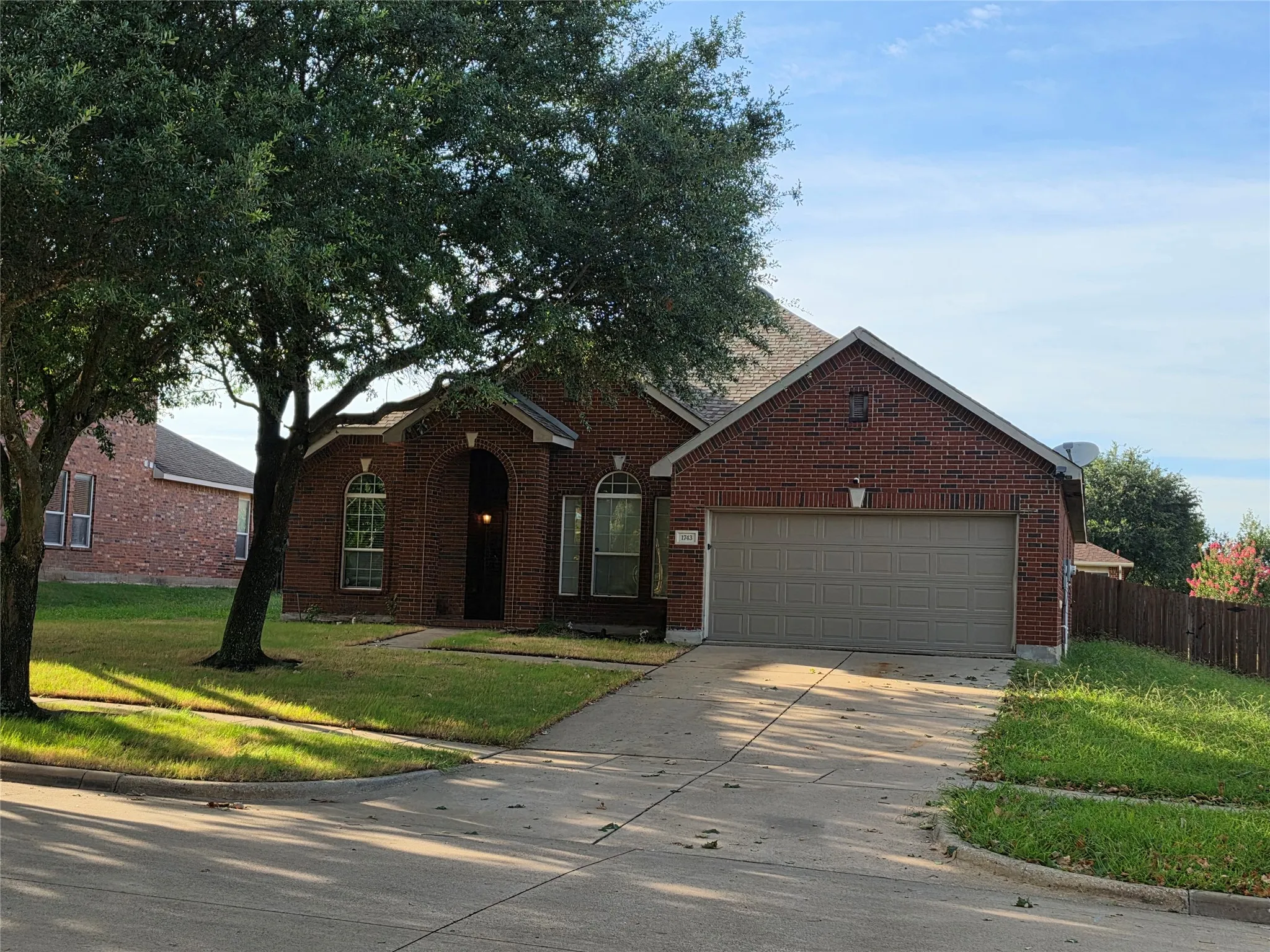 Single Family Residence For Sale in Dallas County , 1743 Summerwood Lane, Cedar Hill, Texas 75104, 4 Bedroom, 2 Bathroom, 2 Garage spaces, 2,463 Sqft, built in 2006, mls#21332702, Real Estate Agent in Cedar Hill, Homes For Sale in Dallas county, Homes For Sale in Cedar Hill, Realtor in Cedar Hill Texas, Real Estate Brokerage Independent Realty Texas, Luminita Cordes Realtor