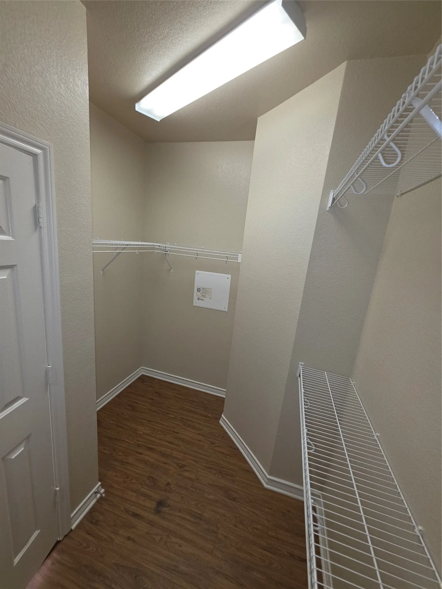 Single Family Residence For Sale in Dallas County , 1743 Summerwood Lane, Cedar Hill, Texas 75104, 4 Bedroom, 2 Bathroom, 2 Garage spaces, 2,463 Sqft, built in 2006, mls#21332702, Real Estate Agent in Cedar Hill, Homes For Sale in Dallas county, Homes For Sale in Cedar Hill, Realtor in Cedar Hill Texas, Real Estate Brokerage Independent Realty Texas, Luminita Cordes Realtor
