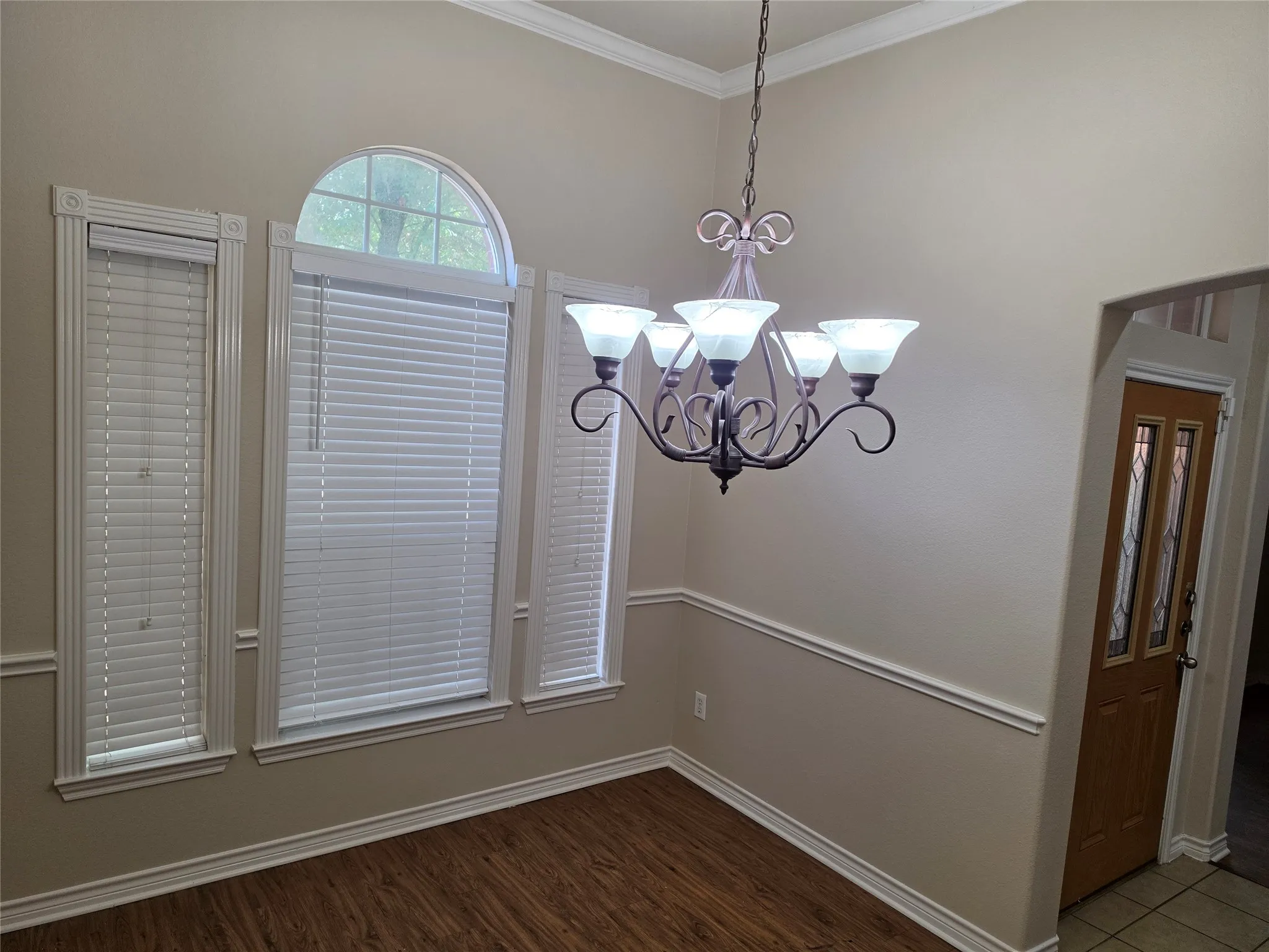 Single Family Residence For Sale in Dallas County , 1743 Summerwood Lane, Cedar Hill, Texas 75104, 4 Bedroom, 2 Bathroom, 2 Garage spaces, 2,463 Sqft, built in 2006, mls#21332702, Real Estate Agent in Cedar Hill, Homes For Sale in Dallas county, Homes For Sale in Cedar Hill, Realtor in Cedar Hill Texas, Real Estate Brokerage Independent Realty Texas, Luminita Cordes Realtor