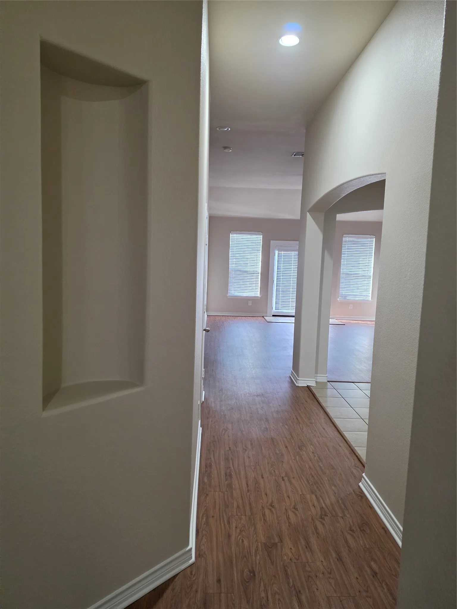 Single Family Residence For Sale in Dallas County , 1743 Summerwood Lane, Cedar Hill, Texas 75104, 4 Bedroom, 2 Bathroom, 2 Garage spaces, 2,463 Sqft, built in 2006, mls#21332702, Real Estate Agent in Cedar Hill, Homes For Sale in Dallas county, Homes For Sale in Cedar Hill, Realtor in Cedar Hill Texas, Real Estate Brokerage Independent Realty Texas, Luminita Cordes Realtor