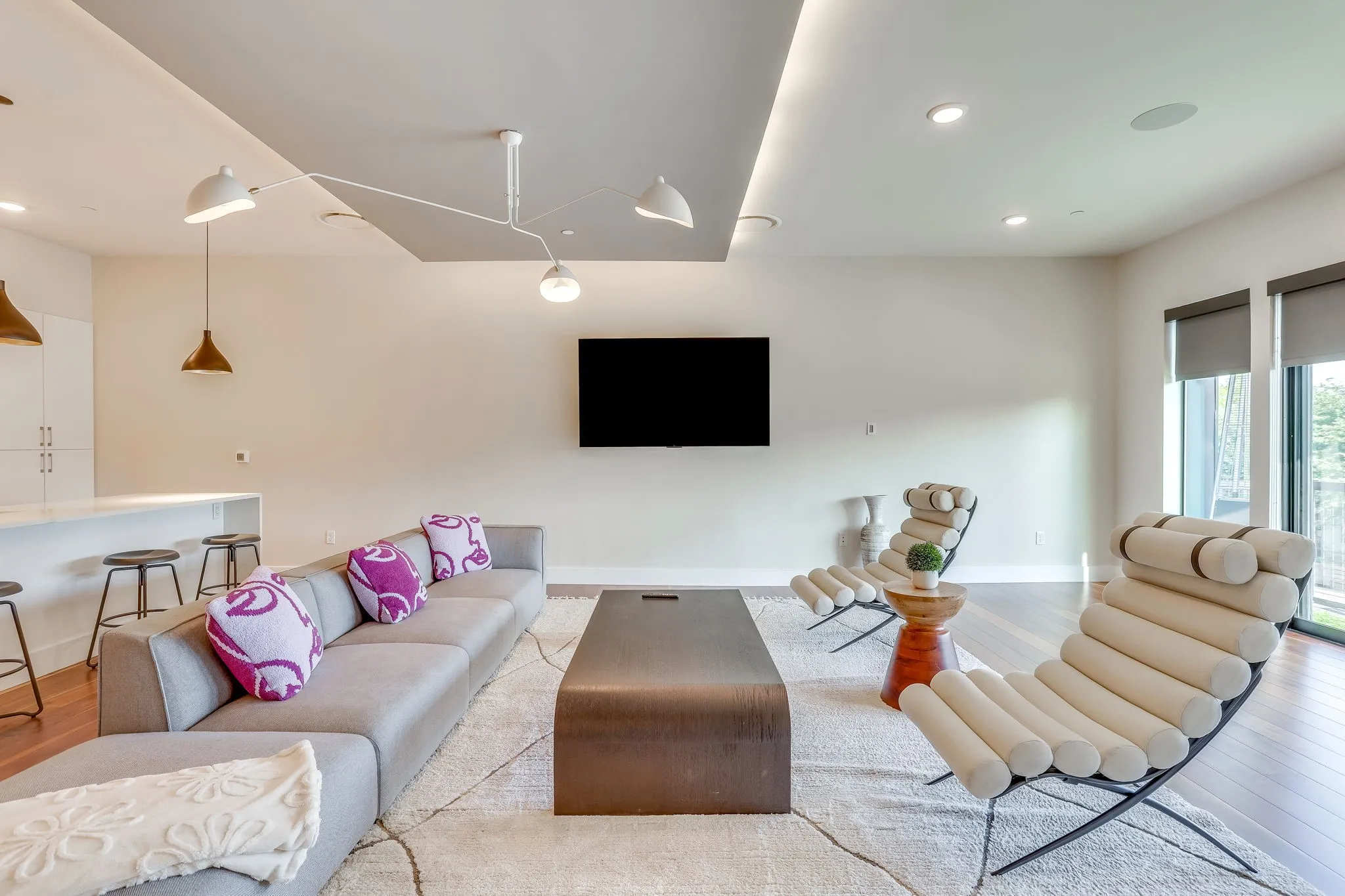 Condominium For Sale in Tarrant County , 1455 W Magnolia Avenue 203, Fort Worth, Texas 76104, 1 Bedroom, 2 Bathroom, Garage spaces, 1,244 Sqft, built in 2018, mls#21325512, Real Estate Agent in Fort Worth, Homes For Sale in Tarrant county, Homes For Sale in Fort Worth, Realtor in Fort Worth Texas, Real Estate Brokerage Independent Realty Texas, Luminita Cordes Realtor