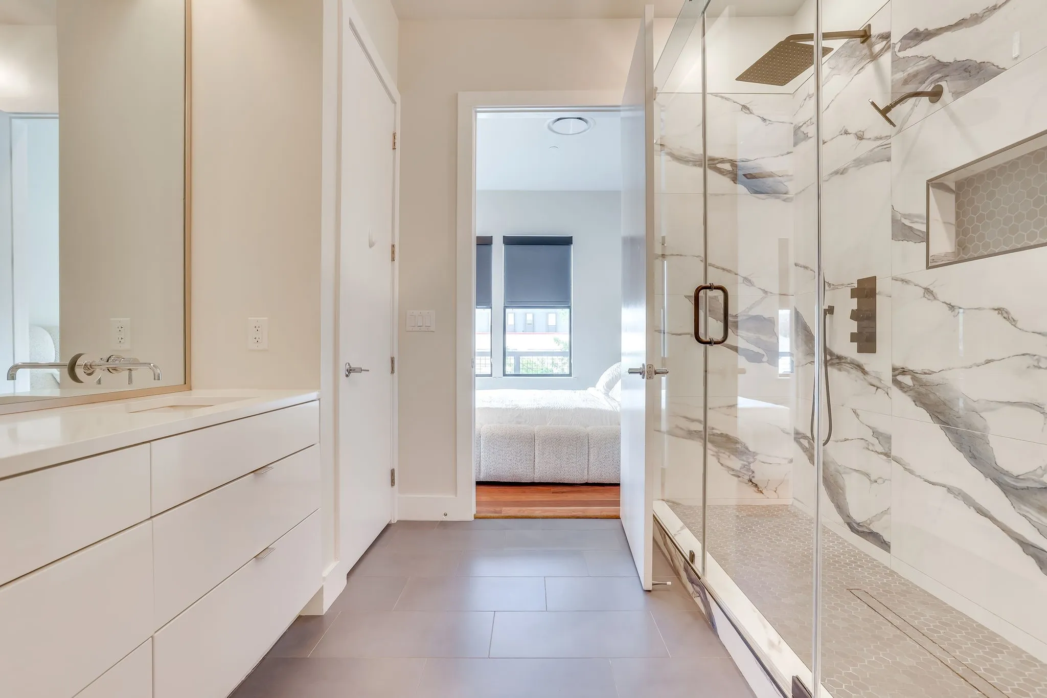 Condominium For Sale in Tarrant County , 1455 W Magnolia Avenue 203, Fort Worth, Texas 76104, 1 Bedroom, 2 Bathroom, Garage spaces, 1,244 Sqft, built in 2018, mls#21325512, Real Estate Agent in Fort Worth, Homes For Sale in Tarrant county, Homes For Sale in Fort Worth, Realtor in Fort Worth Texas, Real Estate Brokerage Independent Realty Texas, Luminita Cordes Realtor
