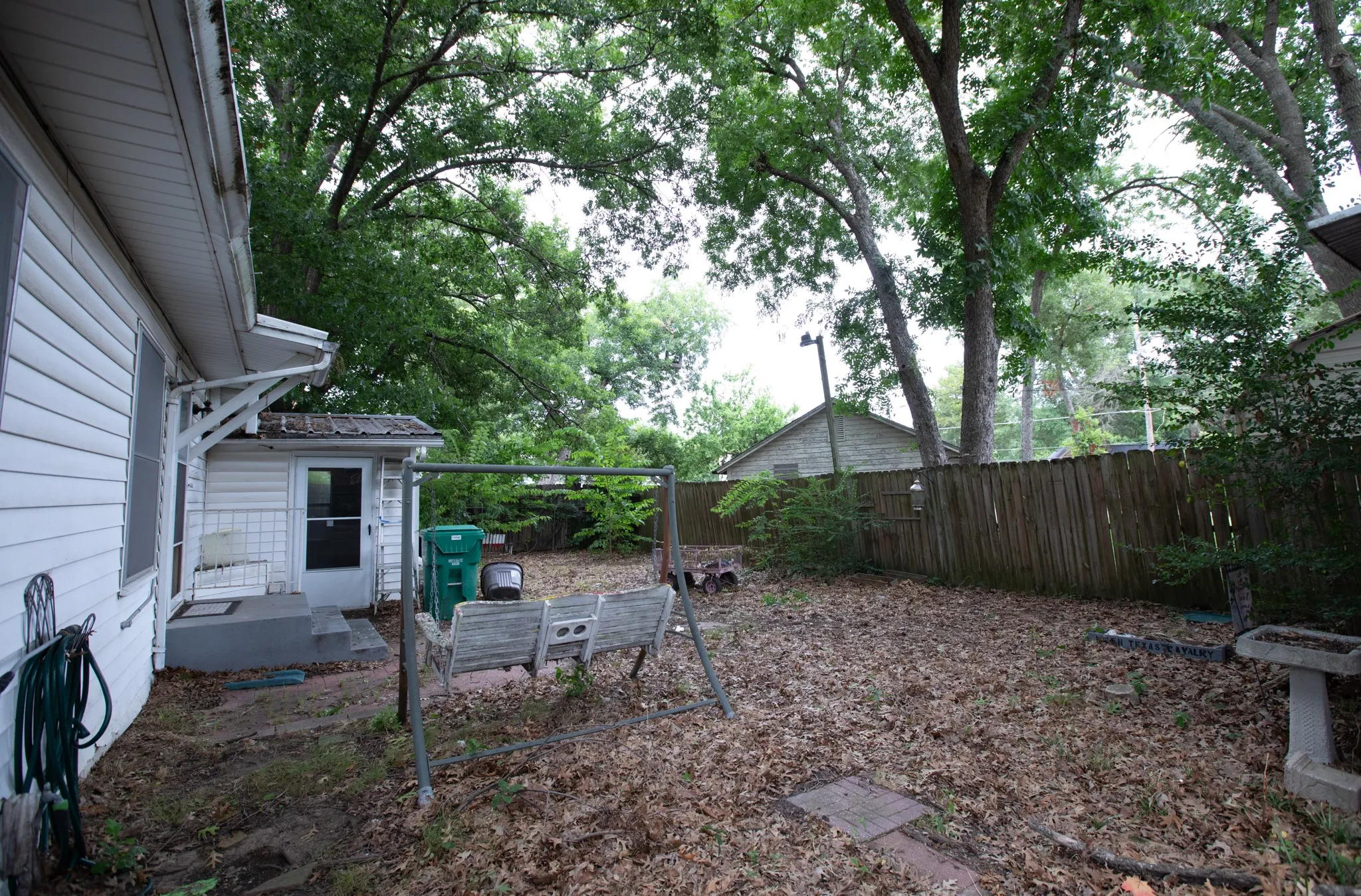 Single Family Residence For Sale in Kaufman County , 304 Roberts Avenue, Terrell, Texas 75160, 2 Bedroom, 1 Bathroom, Garage spaces, 1,107 Sqft, built in 1946, mls#21322937, Real Estate Agent in Terrell, Homes For Sale in Kaufman county, Homes For Sale in Terrell, Realtor in Terrell Texas, Real Estate Brokerage Independent Realty Texas, Luminita Cordes Realtor