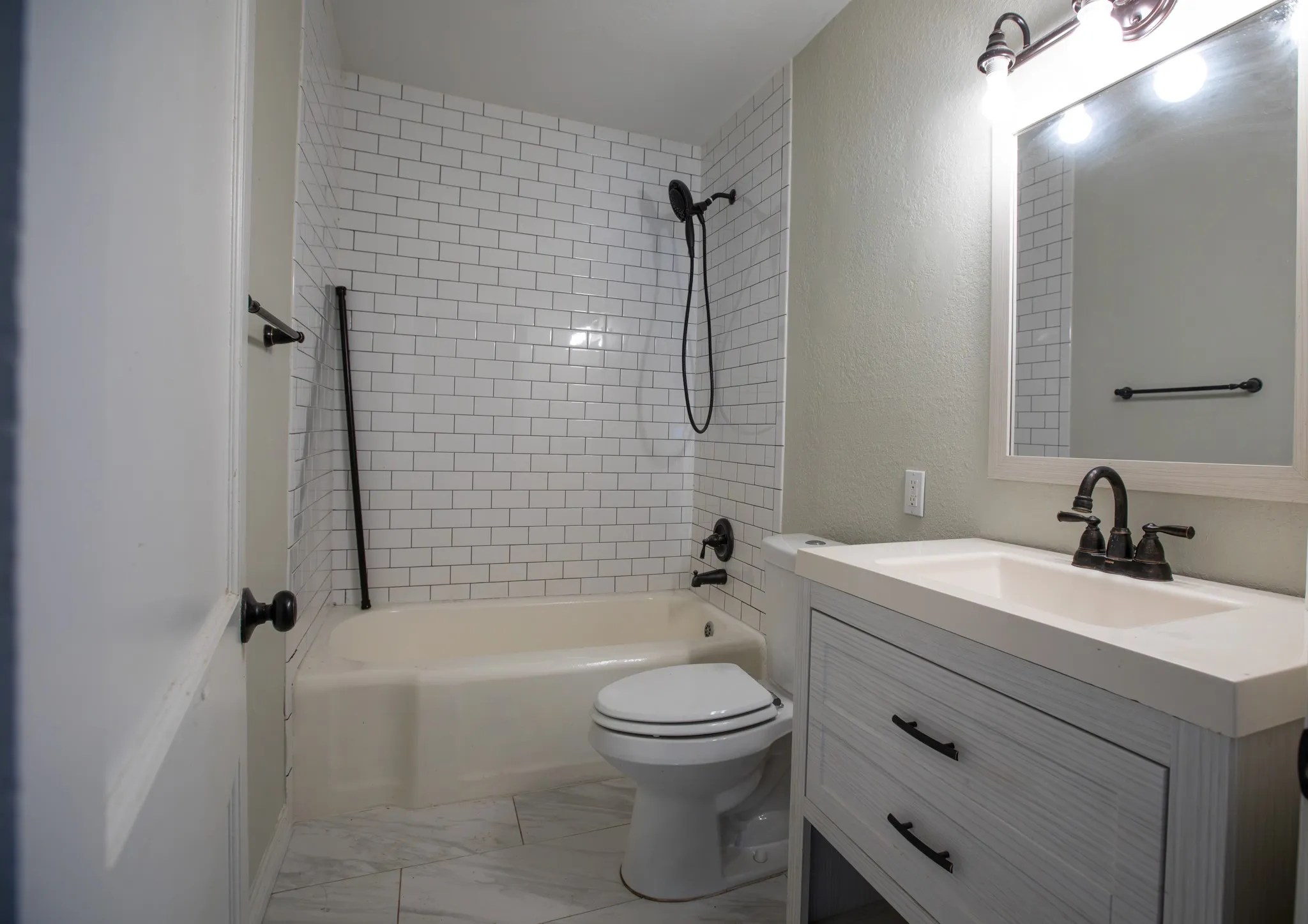 Single Family Residence For Sale in Kaufman County , 304 Roberts Avenue, Terrell, Texas 75160, 2 Bedroom, 1 Bathroom, Garage spaces, 1,107 Sqft, built in 1946, mls#21322937, Real Estate Agent in Terrell, Homes For Sale in Kaufman county, Homes For Sale in Terrell, Realtor in Terrell Texas, Real Estate Brokerage Independent Realty Texas, Luminita Cordes Realtor