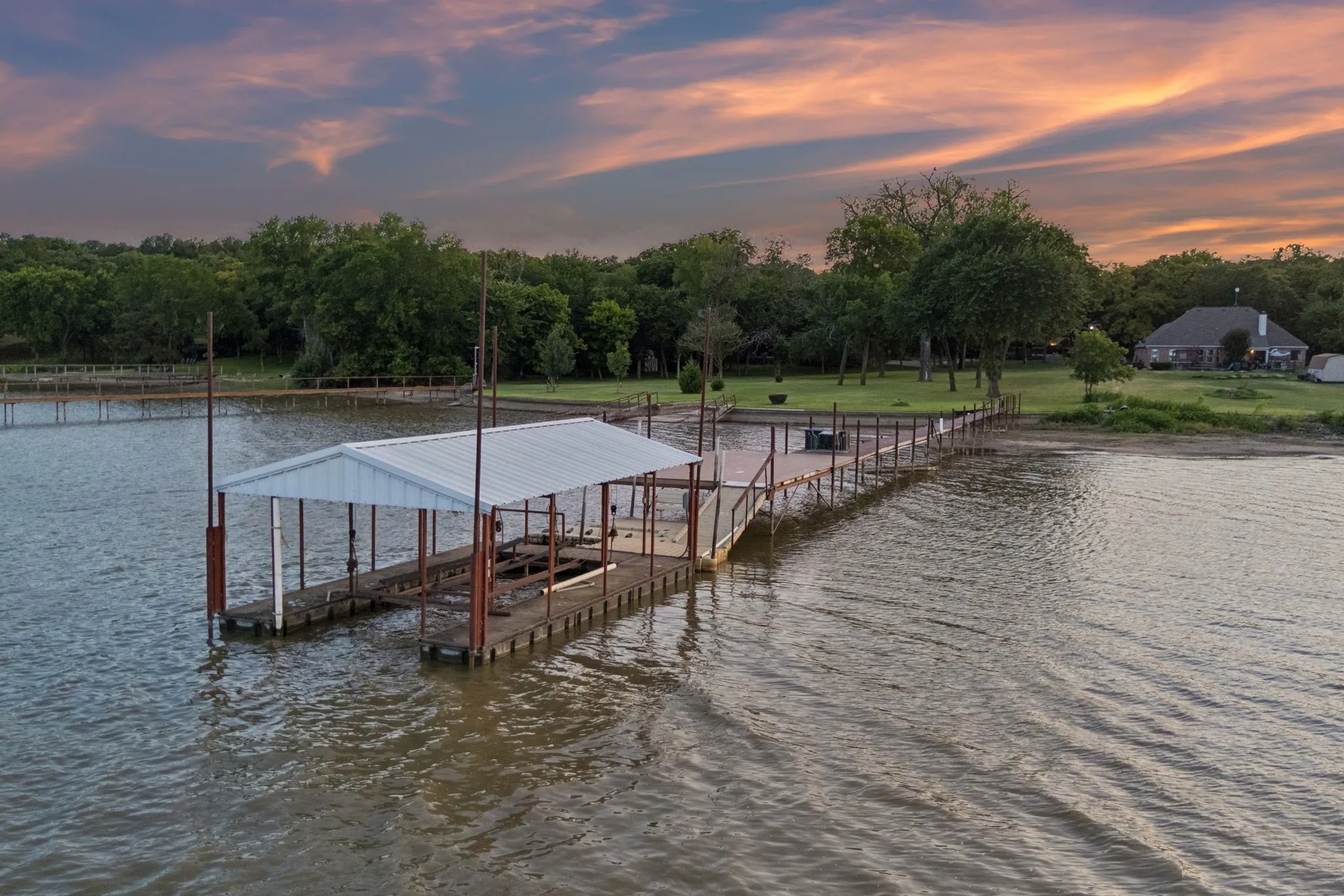 Single Family Residence For Sale in Wise County , 9 N Eagle Point A, Azle, Texas 76020, 6 Bedroom, 5 Bathroom, 5 Garage spaces, 4,701 Sqft, built in 2006, mls#21330698, Real Estate Agent in Azle, Homes For Sale in Wise county, Homes For Sale in Azle, Realtor in Azle Texas, Real Estate Brokerage Independent Realty Texas, Luminita Cordes Realtor