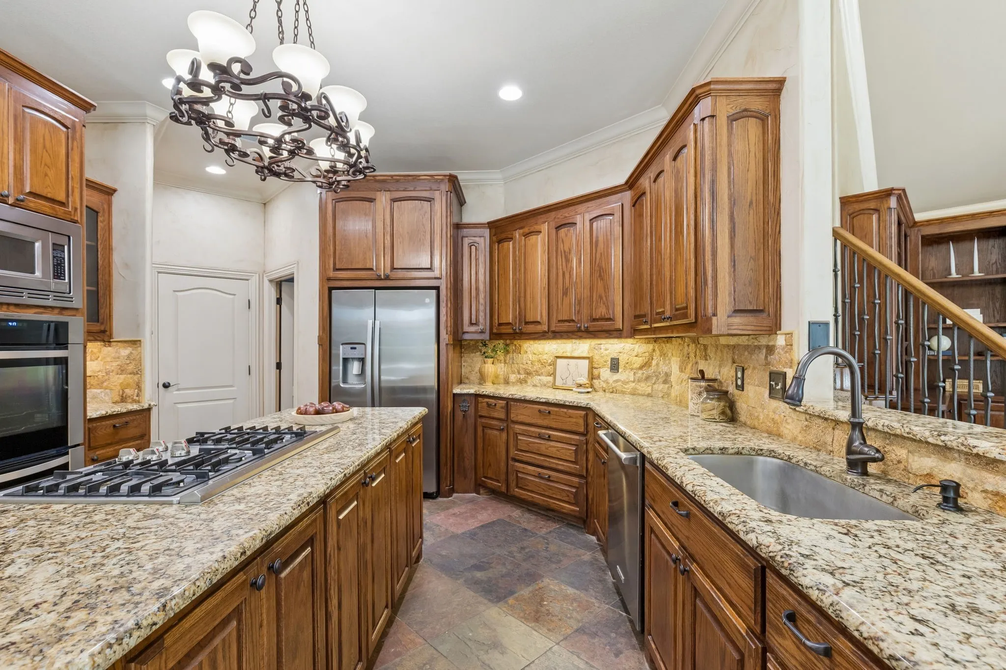 Single Family Residence For Sale in Wise County , 9 N Eagle Point A, Azle, Texas 76020, 6 Bedroom, 5 Bathroom, 5 Garage spaces, 4,701 Sqft, built in 2006, mls#21330698, Real Estate Agent in Azle, Homes For Sale in Wise county, Homes For Sale in Azle, Realtor in Azle Texas, Real Estate Brokerage Independent Realty Texas, Luminita Cordes Realtor