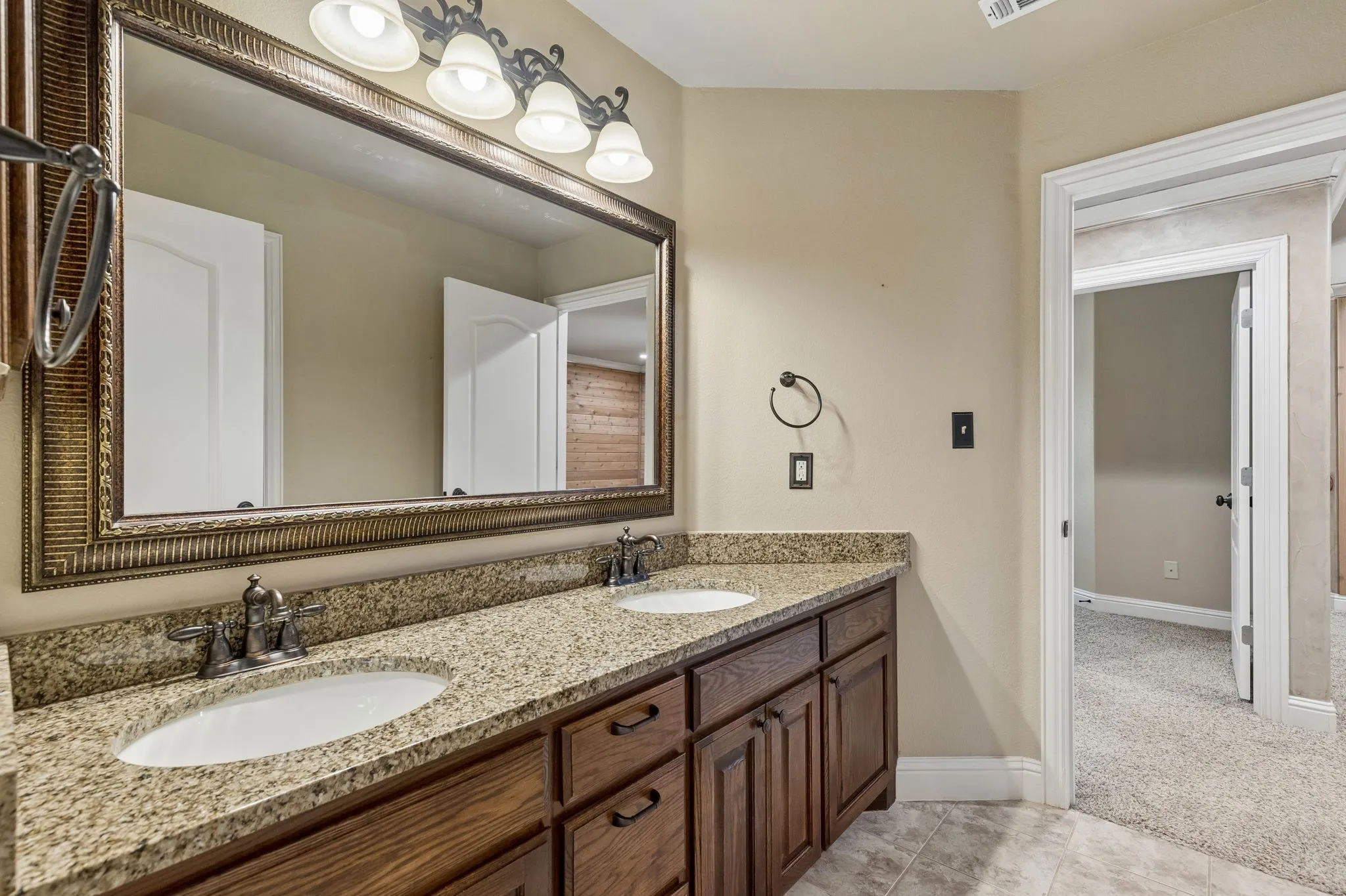 Single Family Residence For Sale in Wise County , 9 N Eagle Point A, Azle, Texas 76020, 6 Bedroom, 5 Bathroom, 5 Garage spaces, 4,701 Sqft, built in 2006, mls#21330698, Real Estate Agent in Azle, Homes For Sale in Wise county, Homes For Sale in Azle, Realtor in Azle Texas, Real Estate Brokerage Independent Realty Texas, Luminita Cordes Realtor
