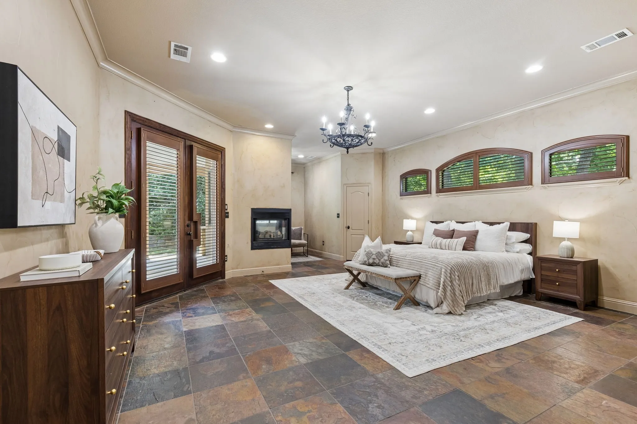 Single Family Residence For Sale in Wise County , 9 N Eagle Point A, Azle, Texas 76020, 6 Bedroom, 5 Bathroom, 5 Garage spaces, 4,701 Sqft, built in 2006, mls#21330698, Real Estate Agent in Azle, Homes For Sale in Wise county, Homes For Sale in Azle, Realtor in Azle Texas, Real Estate Brokerage Independent Realty Texas, Luminita Cordes Realtor