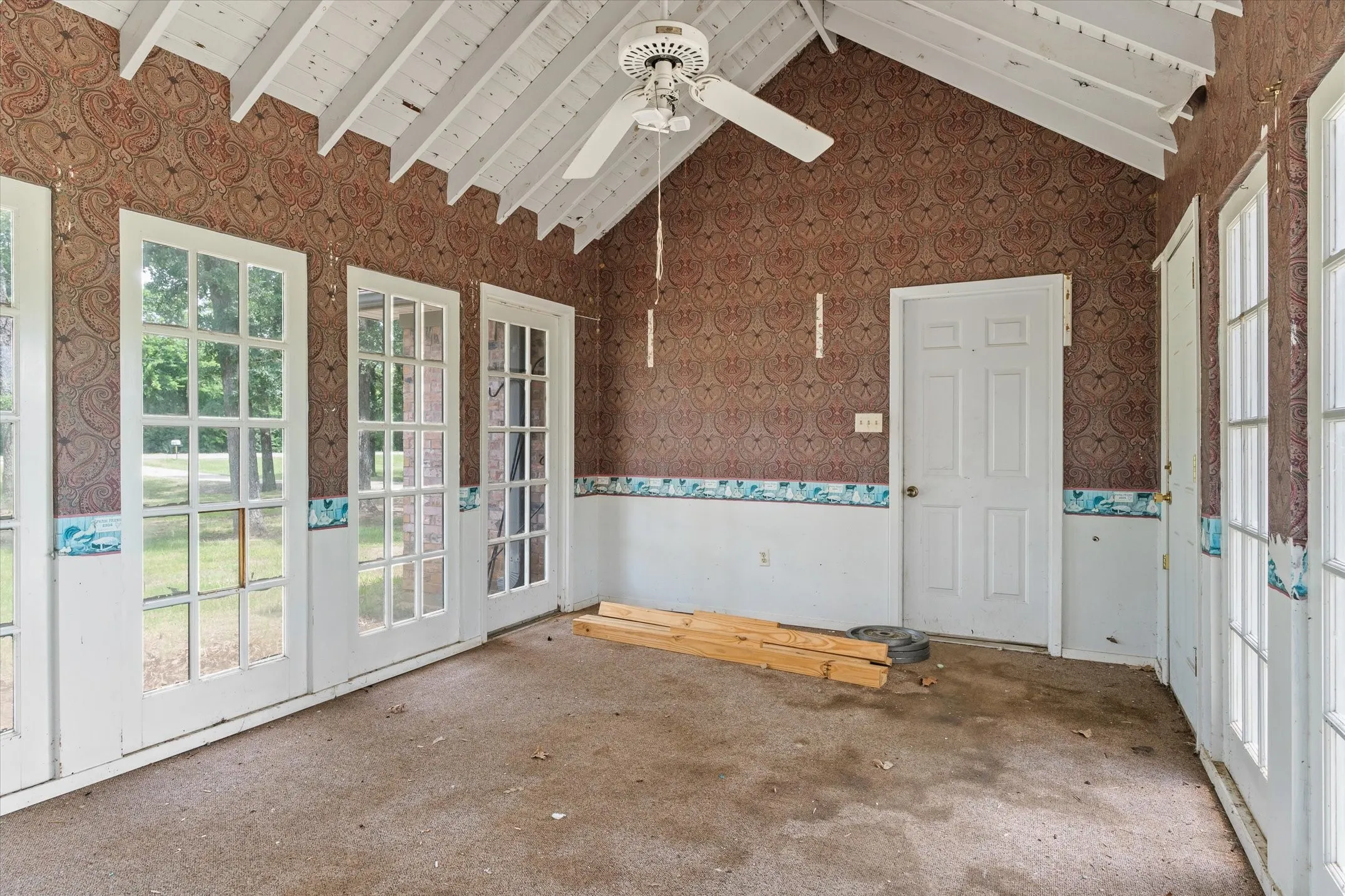Single Family Residence For Sale in Van Zandt County , 1803 State Highway 198, Canton, Texas 75103, 3 Bedroom, 3 Bathroom, 2 Garage spaces, 2,778 Sqft, built in 1985, mls#21332945, Real Estate Agent in Canton, Homes For Sale in Van Zandt county, Homes For Sale in Canton, Realtor in Canton Texas, Real Estate Brokerage Independent Realty Texas, Luminita Cordes Realtor