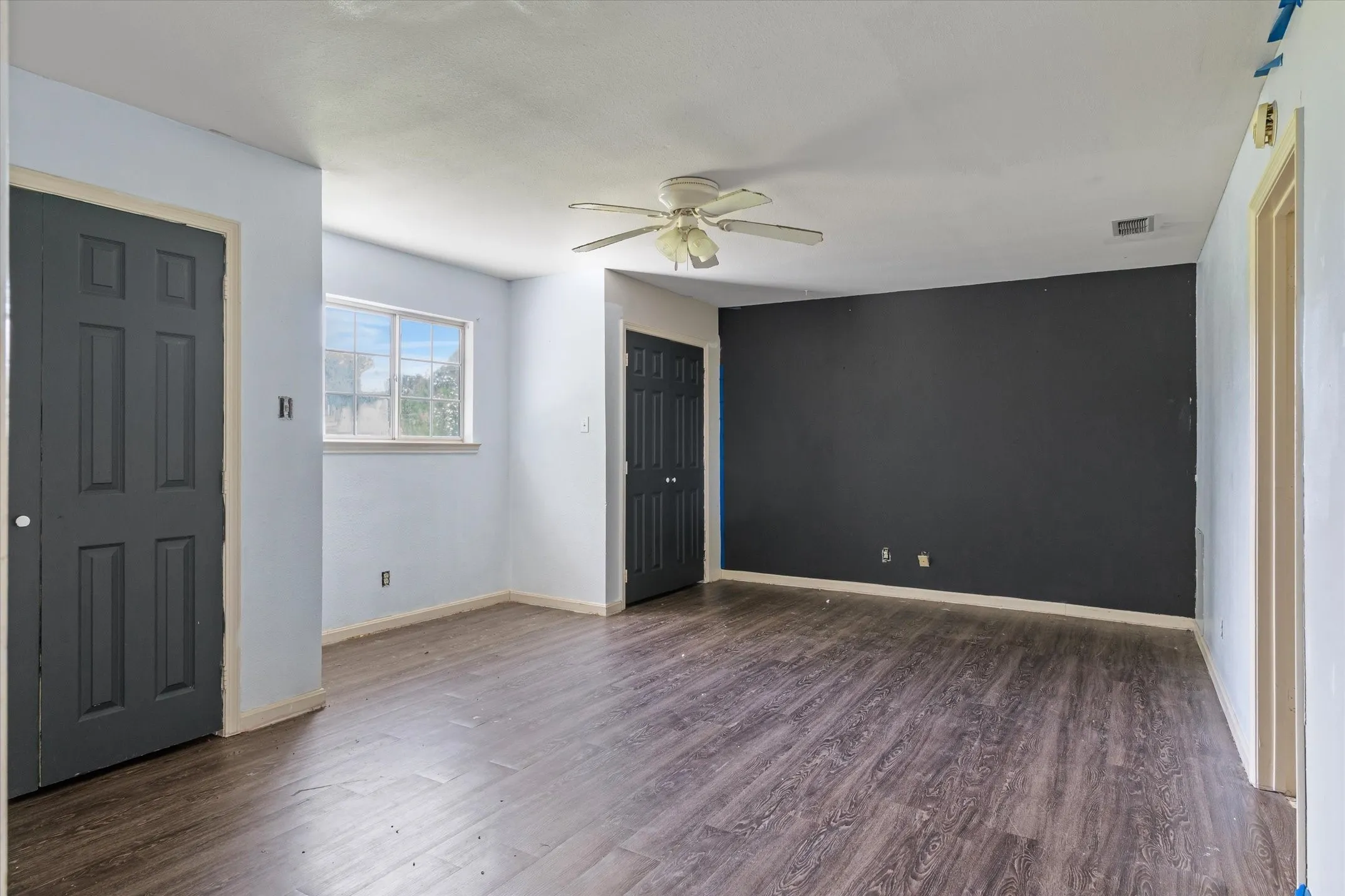 Single Family Residence For Sale in Van Zandt County , 1803 State Highway 198, Canton, Texas 75103, 3 Bedroom, 3 Bathroom, 2 Garage spaces, 2,778 Sqft, built in 1985, mls#21332945, Real Estate Agent in Canton, Homes For Sale in Van Zandt county, Homes For Sale in Canton, Realtor in Canton Texas, Real Estate Brokerage Independent Realty Texas, Luminita Cordes Realtor