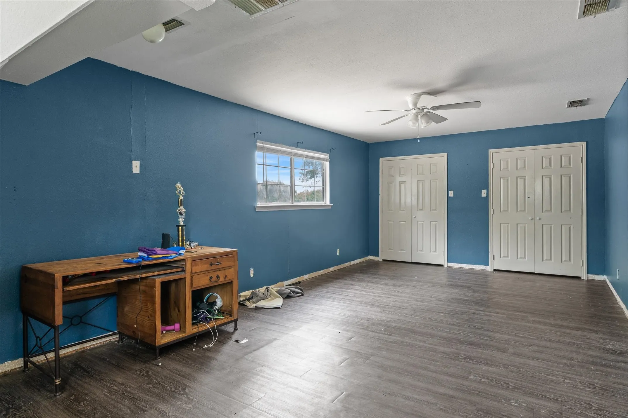 Single Family Residence For Sale in Van Zandt County , 1803 State Highway 198, Canton, Texas 75103, 3 Bedroom, 3 Bathroom, 2 Garage spaces, 2,778 Sqft, built in 1985, mls#21332945, Real Estate Agent in Canton, Homes For Sale in Van Zandt county, Homes For Sale in Canton, Realtor in Canton Texas, Real Estate Brokerage Independent Realty Texas, Luminita Cordes Realtor