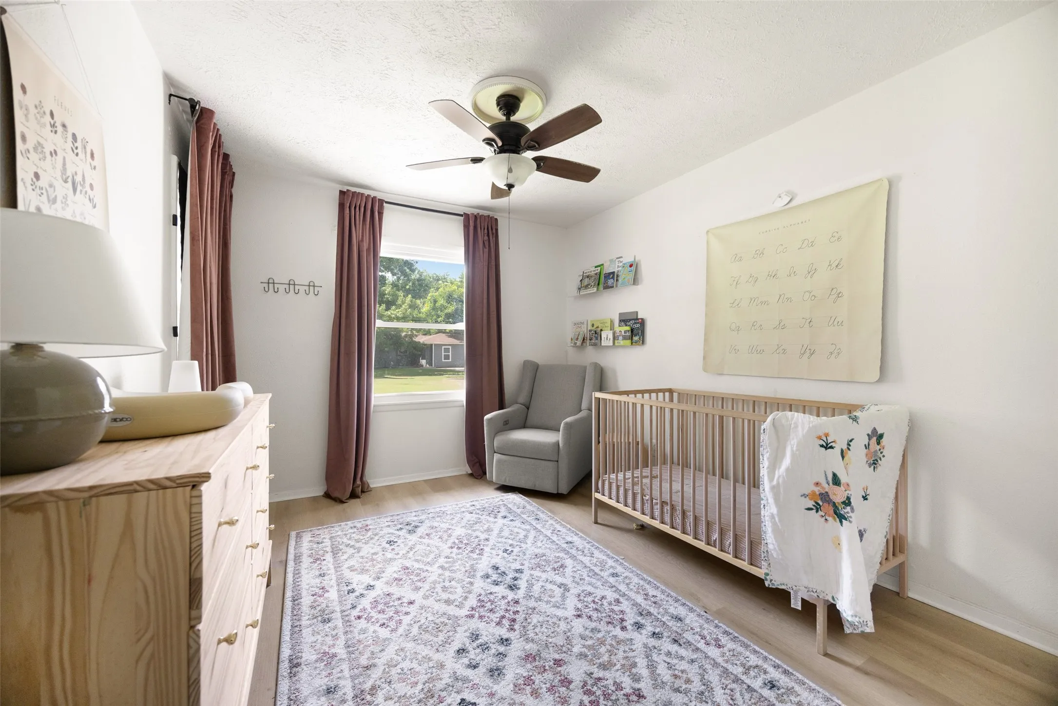 Single Family Residence For Sale in Dallas County , 11367 Lippitt Avenue, Dallas, Texas 75218, 3 Bedroom, 2 Bathroom, 2 Garage spaces, 1,551 Sqft, built in 1958, mls#21332912, Real Estate Agent in Dallas, Homes For Sale in Dallas county, Homes For Sale in Dallas, Realtor in Dallas Texas, Real Estate Brokerage Independent Realty Texas, Luminita Cordes Realtor