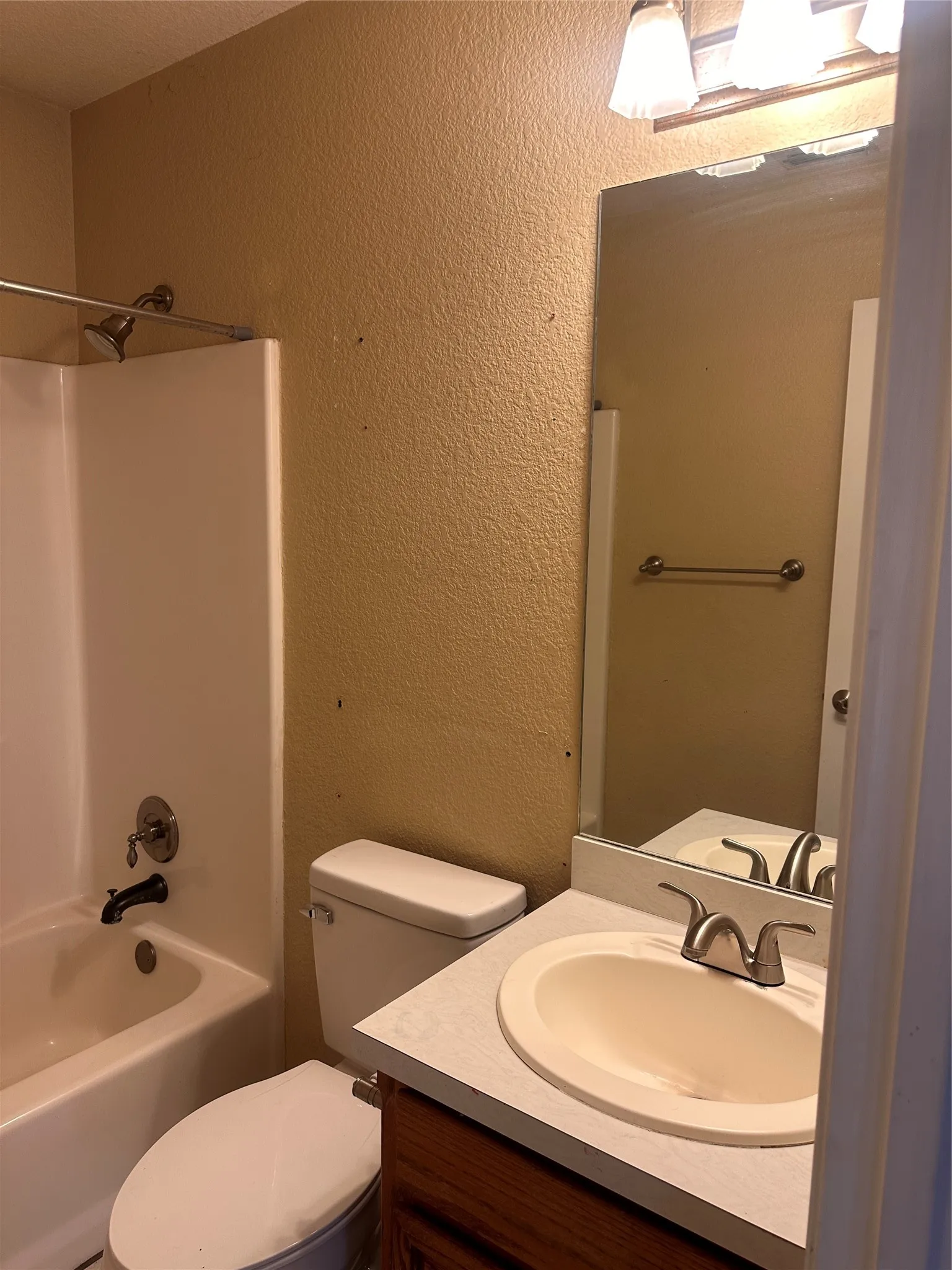 Single Family Residence For Rent in Taylor County , 3834 Purdue Lane, Abilene, Texas 79602, 3 Bedroom, 2 Bathroom, 2 Garage spaces, 1,232 Sqft, built in 1995, mls#21332960, Real Estate Agent in Abilene, Homes For Rent in Taylor county, Homes For Rent in Abilene, Realtor in Abilene Texas, Real Estate Brokerage Independent Realty Texas, Luminita Cordes Realtor