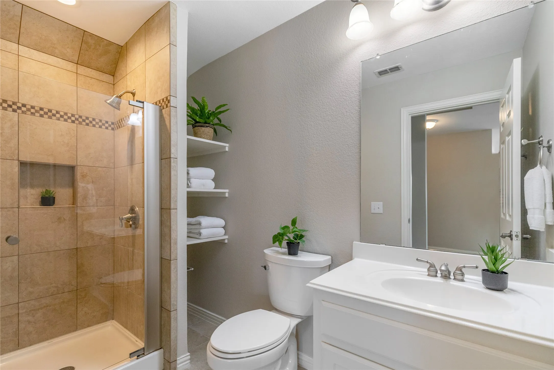 Single Family Residence For Sale in Collin County , 1001 Willowgate Drive, Prosper, Texas 75078, 5 Bedroom, 5 Bathroom, 3 Garage spaces, 3,812 Sqft, built in 2002, mls#21329615, Real Estate Agent in Prosper, Homes For Sale in Collin county, Homes For Sale in Prosper, Realtor in Prosper Texas, Real Estate Brokerage Independent Realty Texas, Luminita Cordes Realtor