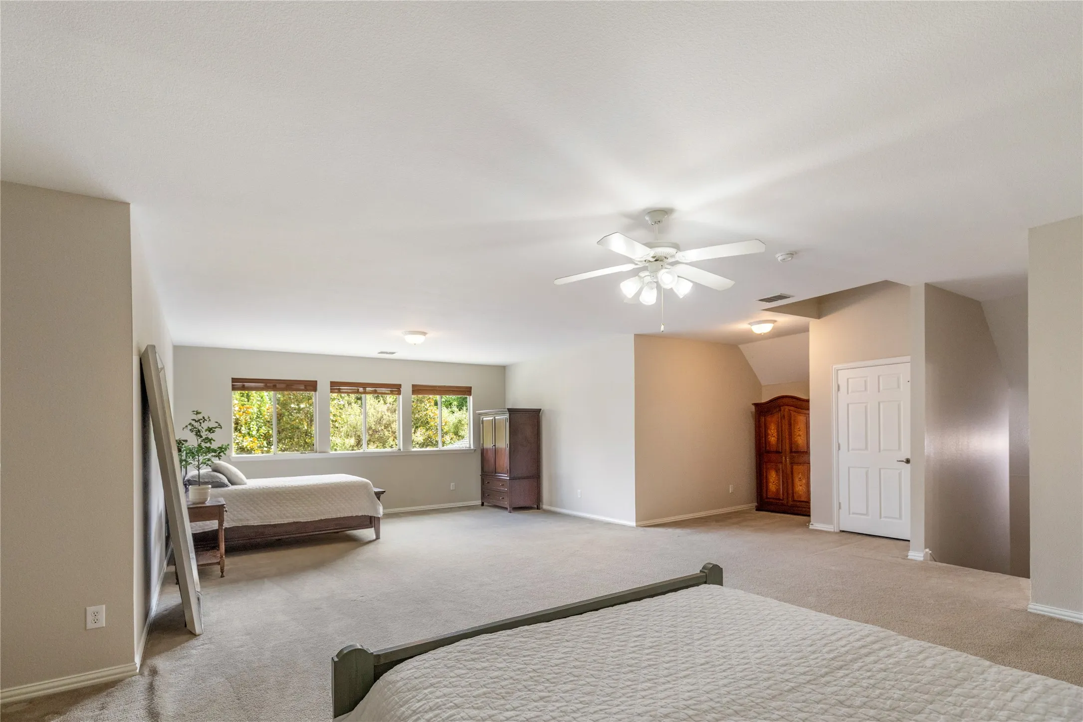 Single Family Residence For Sale in Collin County , 1001 Willowgate Drive, Prosper, Texas 75078, 5 Bedroom, 5 Bathroom, 3 Garage spaces, 3,812 Sqft, built in 2002, mls#21329615, Real Estate Agent in Prosper, Homes For Sale in Collin county, Homes For Sale in Prosper, Realtor in Prosper Texas, Real Estate Brokerage Independent Realty Texas, Luminita Cordes Realtor
