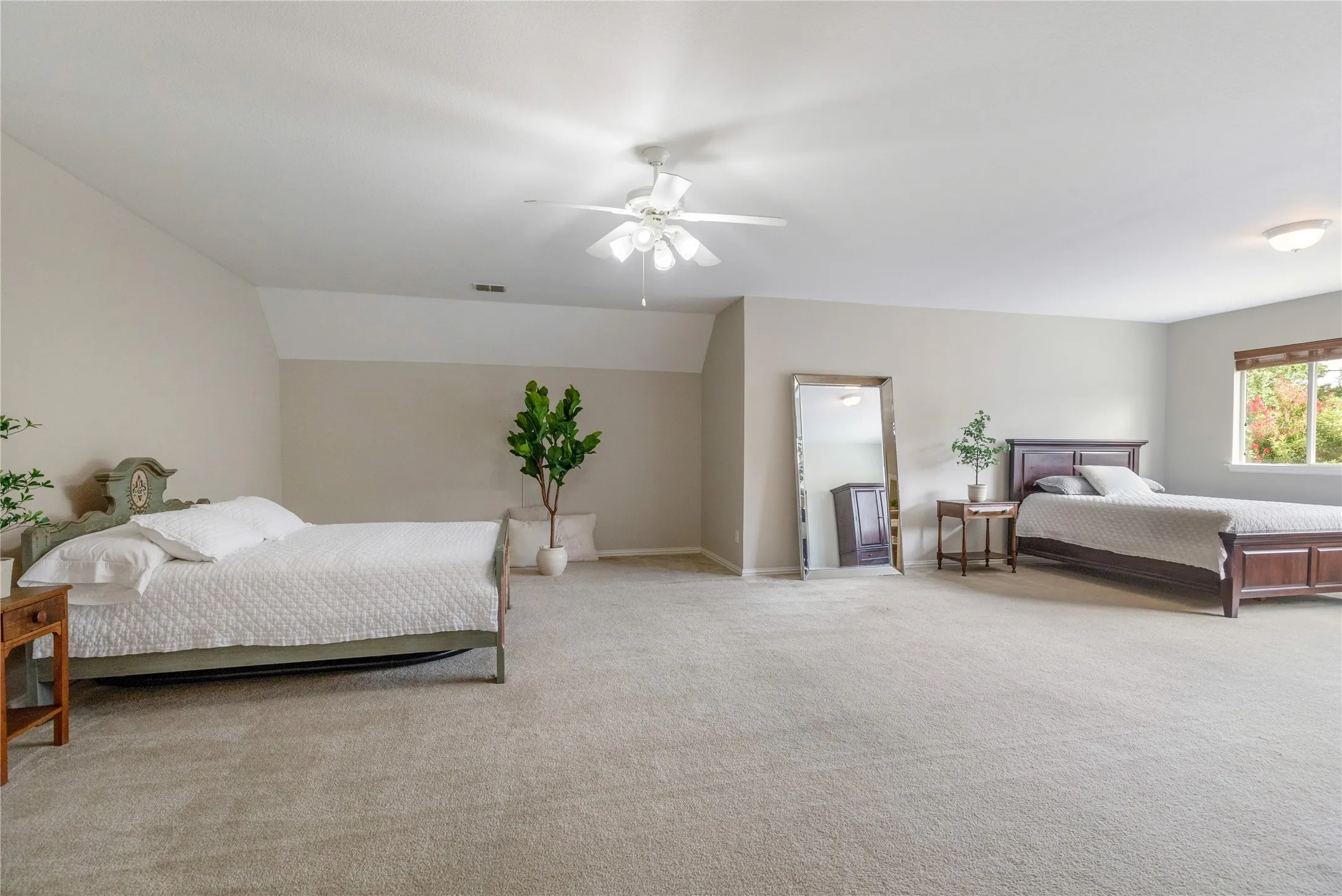 Single Family Residence For Sale in Collin County , 1001 Willowgate Drive, Prosper, Texas 75078, 5 Bedroom, 5 Bathroom, 3 Garage spaces, 3,812 Sqft, built in 2002, mls#21329615, Real Estate Agent in Prosper, Homes For Sale in Collin county, Homes For Sale in Prosper, Realtor in Prosper Texas, Real Estate Brokerage Independent Realty Texas, Luminita Cordes Realtor