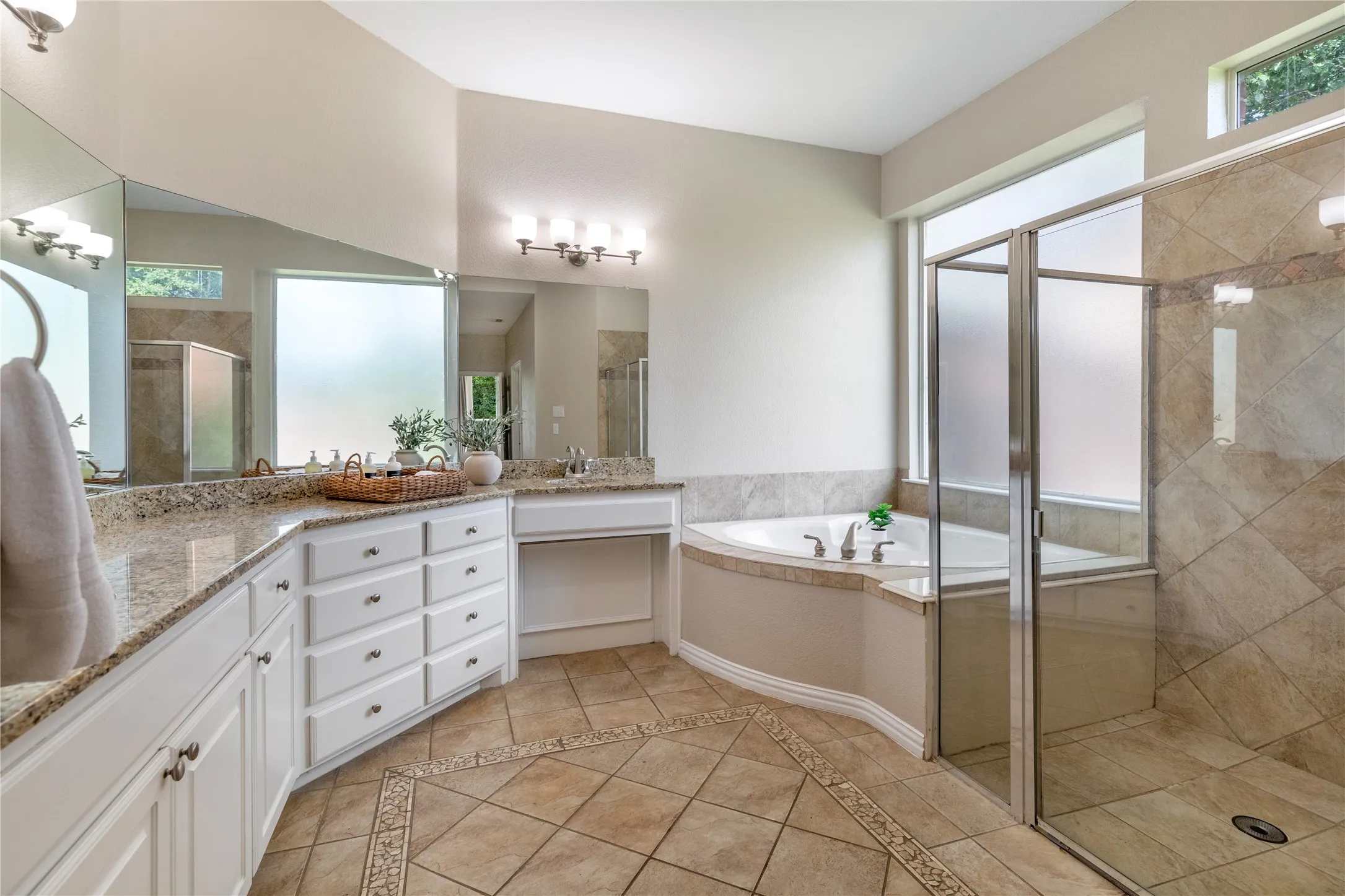 Single Family Residence For Sale in Collin County , 1001 Willowgate Drive, Prosper, Texas 75078, 5 Bedroom, 5 Bathroom, 3 Garage spaces, 3,812 Sqft, built in 2002, mls#21329615, Real Estate Agent in Prosper, Homes For Sale in Collin county, Homes For Sale in Prosper, Realtor in Prosper Texas, Real Estate Brokerage Independent Realty Texas, Luminita Cordes Realtor