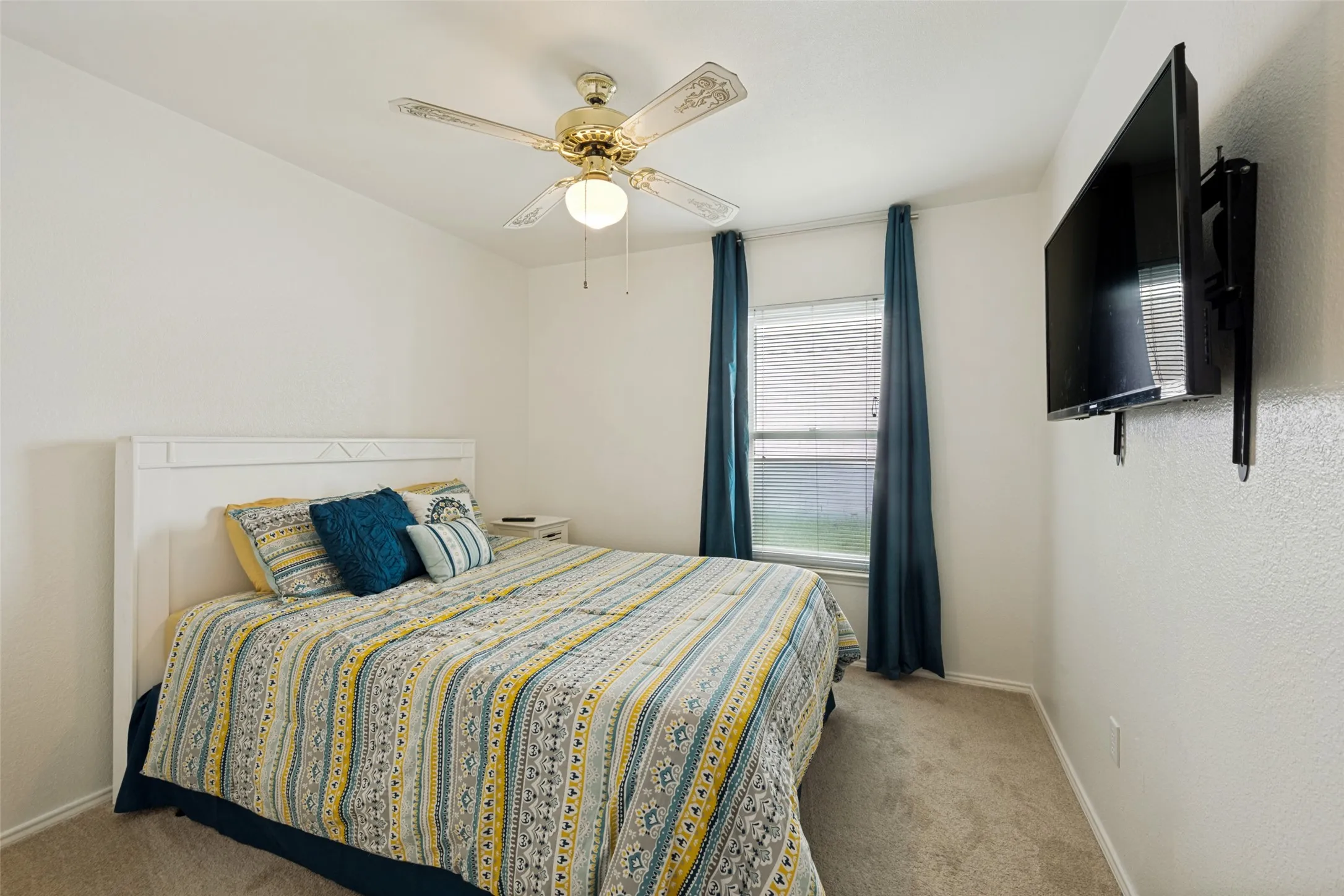 Guest bedroom