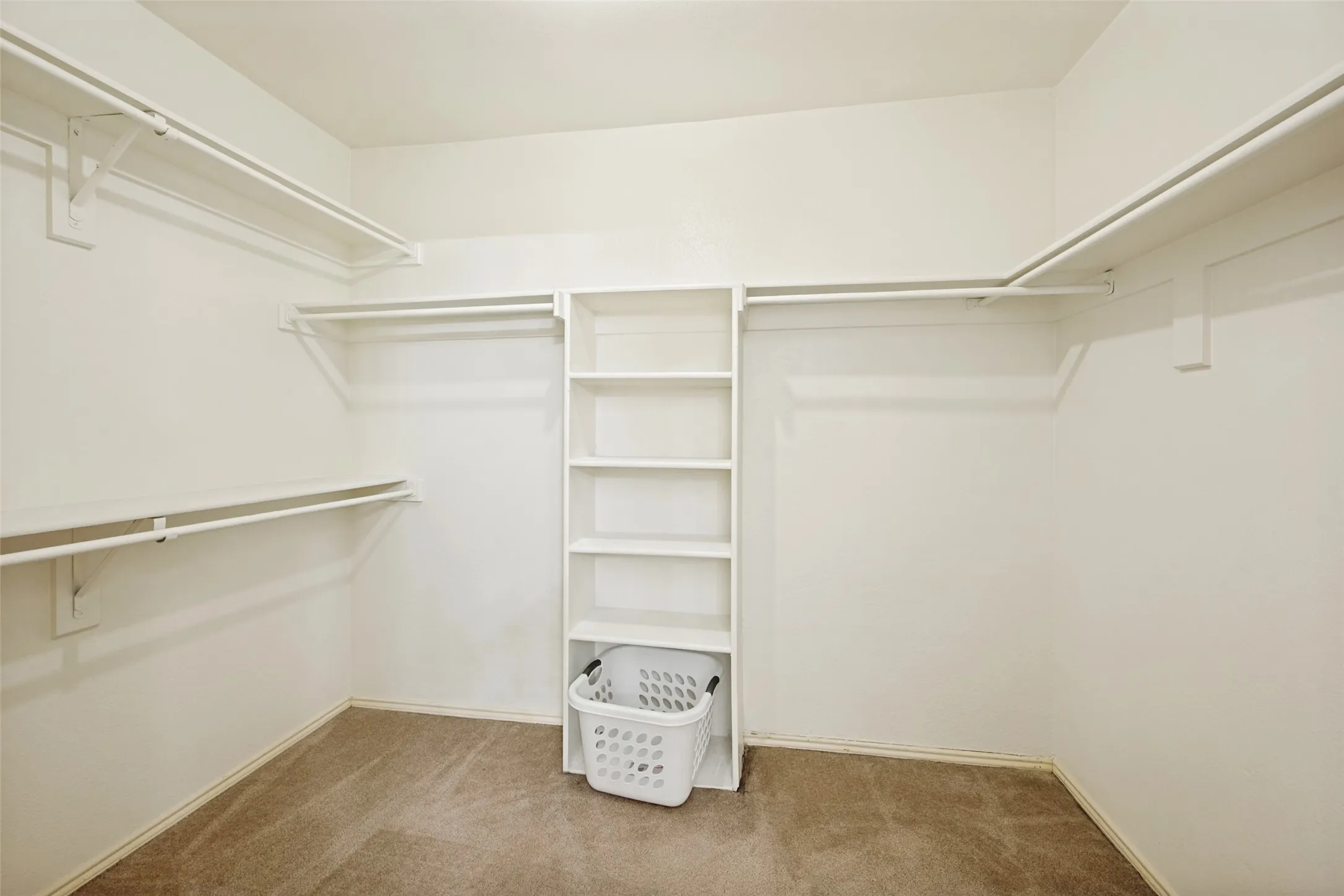 Walk in closet