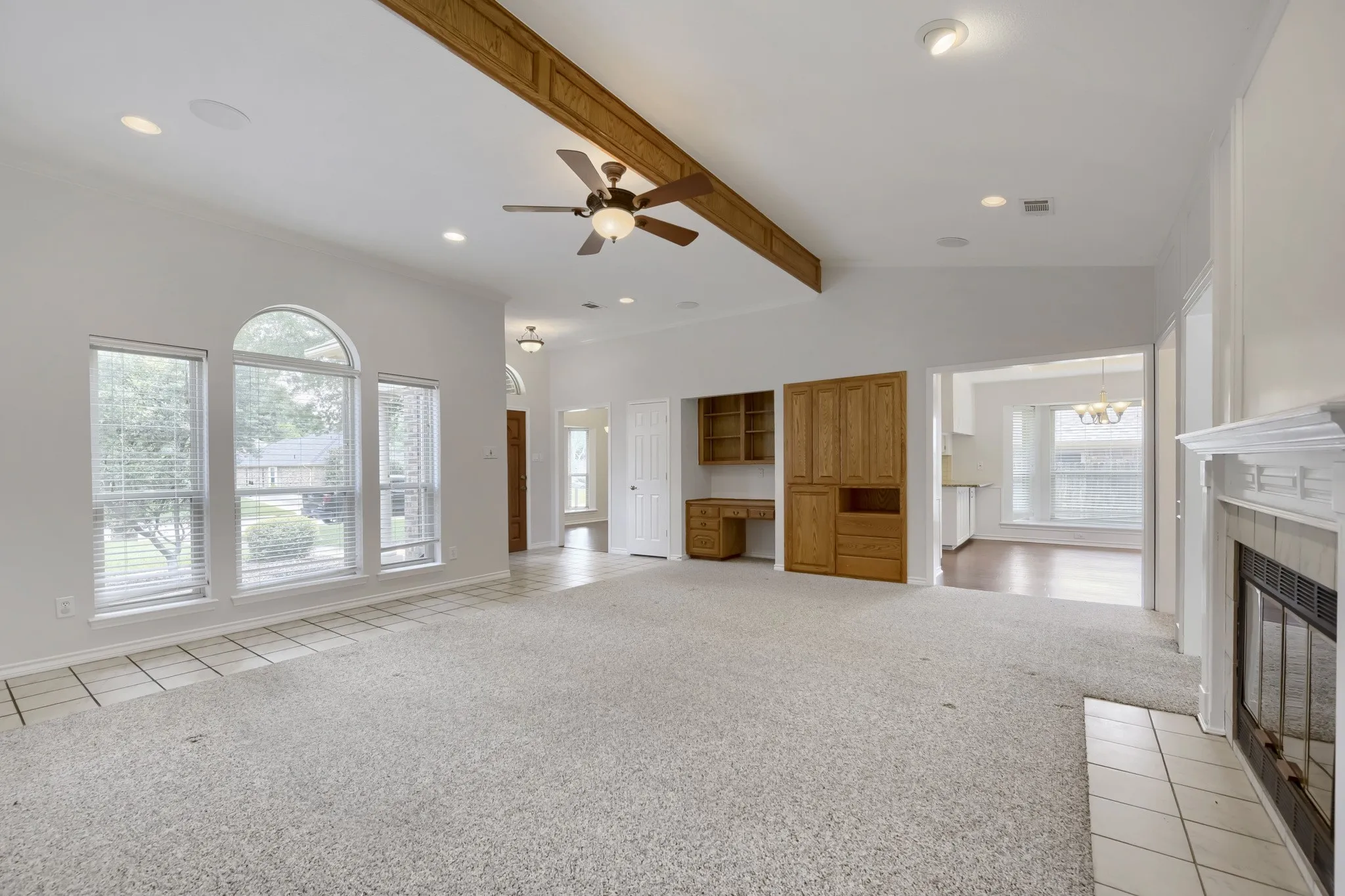 Single Family Residence For Sale in Tarrant County , 11 Kim Court, Mansfield, Texas 76063, 3 Bedroom, 2 Bathroom, 2 Garage spaces, 2,251 Sqft, built in 1985, mls#21284666, Real Estate Agent in Mansfield, Homes For Sale in Tarrant county, Homes For Sale in Mansfield, Realtor in Mansfield Texas, Real Estate Brokerage Independent Realty Texas, Luminita Cordes Realtor