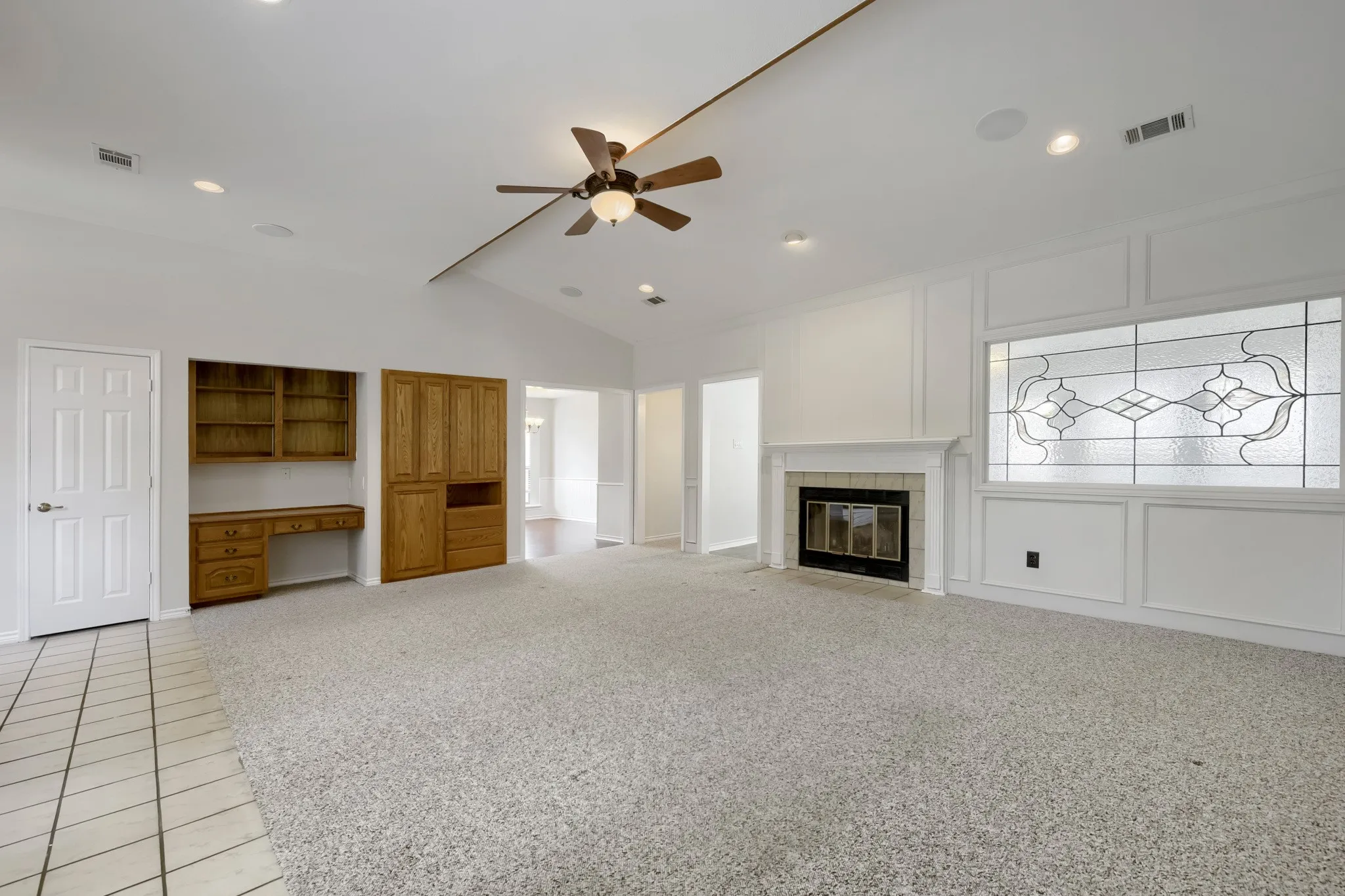 Single Family Residence For Sale in Tarrant County , 11 Kim Court, Mansfield, Texas 76063, 3 Bedroom, 2 Bathroom, 2 Garage spaces, 2,251 Sqft, built in 1985, mls#21284666, Real Estate Agent in Mansfield, Homes For Sale in Tarrant county, Homes For Sale in Mansfield, Realtor in Mansfield Texas, Real Estate Brokerage Independent Realty Texas, Luminita Cordes Realtor