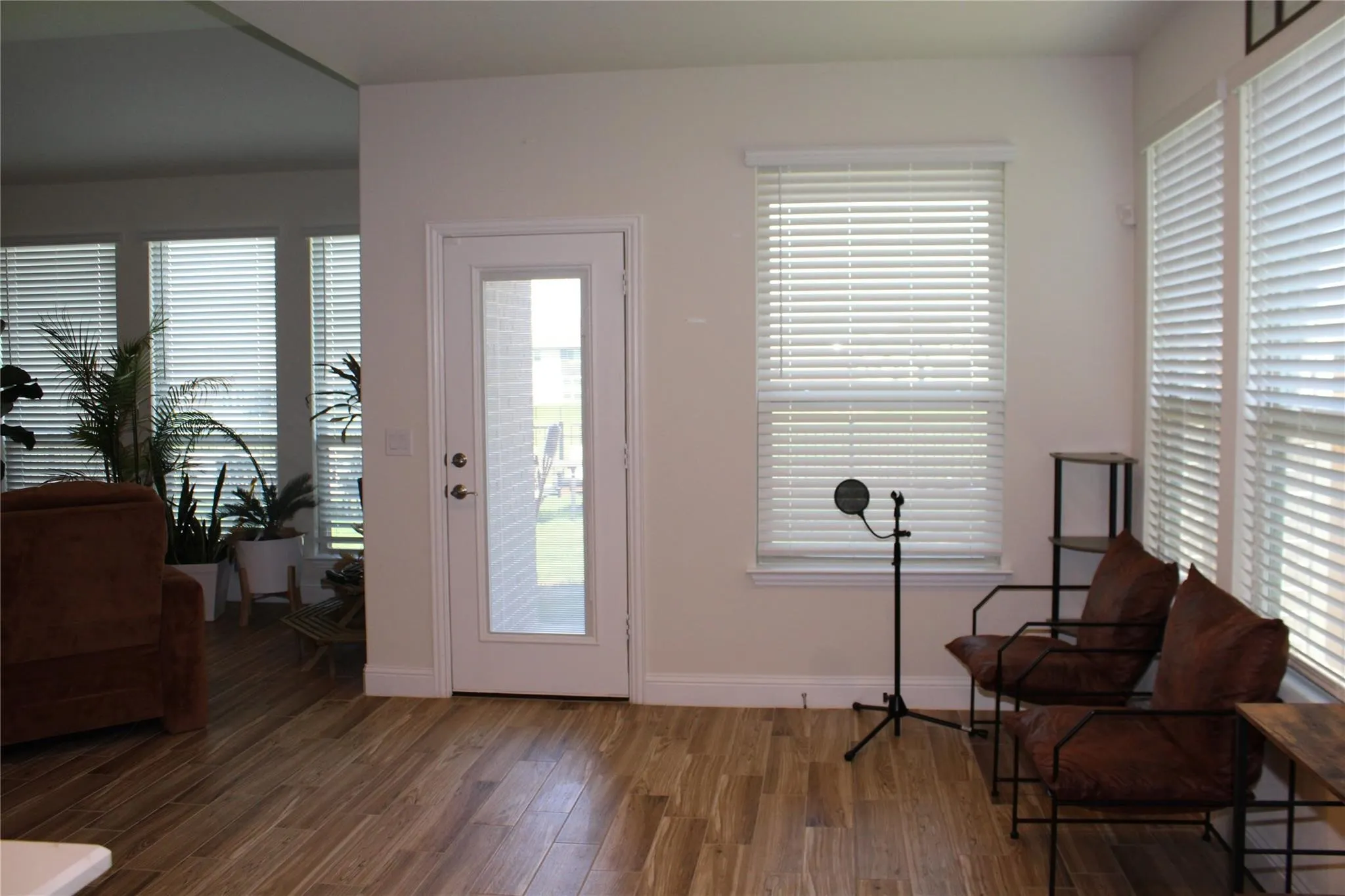 Single Family Residence For Rent in Kaufman County , 1908 Midhurst Drive, Forney, Texas 75126, 4 Bedroom, 4 Bathroom, 3 Garage spaces, 3,429 Sqft, built in 2023, mls#21332970, Real Estate Agent in Forney, Homes For Rent in Kaufman county, Homes For Rent in Forney, Realtor in Forney Texas, Real Estate Brokerage Independent Realty Texas, Luminita Cordes Realtor