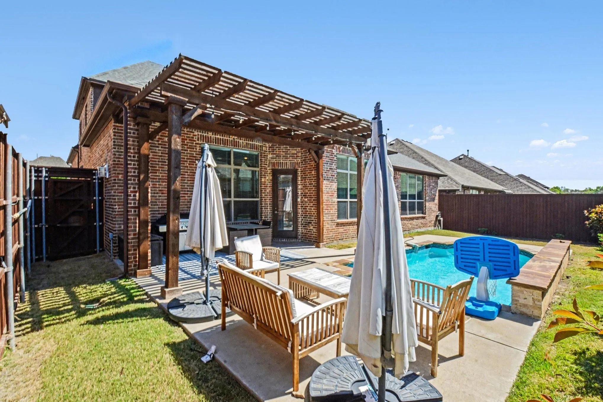 Single Family Residence For Rent in Rockwall County , 3323 Royal Ridge Drive, Rockwall, Texas 75087, 5 Bedroom, 5 Bathroom, 3 Garage spaces, 3,616 Sqft, built in 2018, mls#21332938, Real Estate Agent in Rockwall, Homes For Rent in Rockwall county, Homes For Rent in Rockwall, Realtor in Rockwall Texas, Real Estate Brokerage Independent Realty Texas, Luminita Cordes Realtor